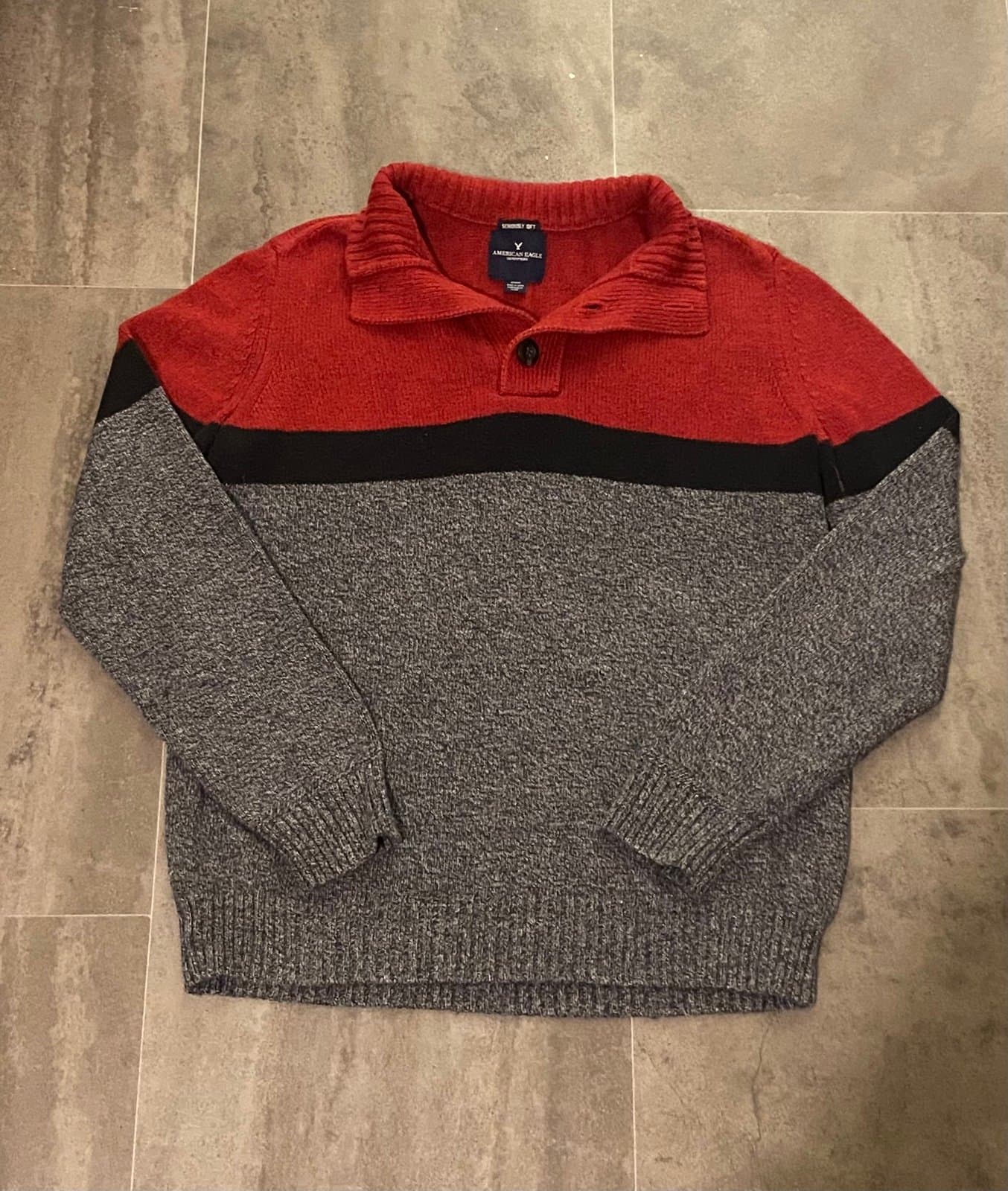 Grey and red American Eagle Outfitters thick sweater