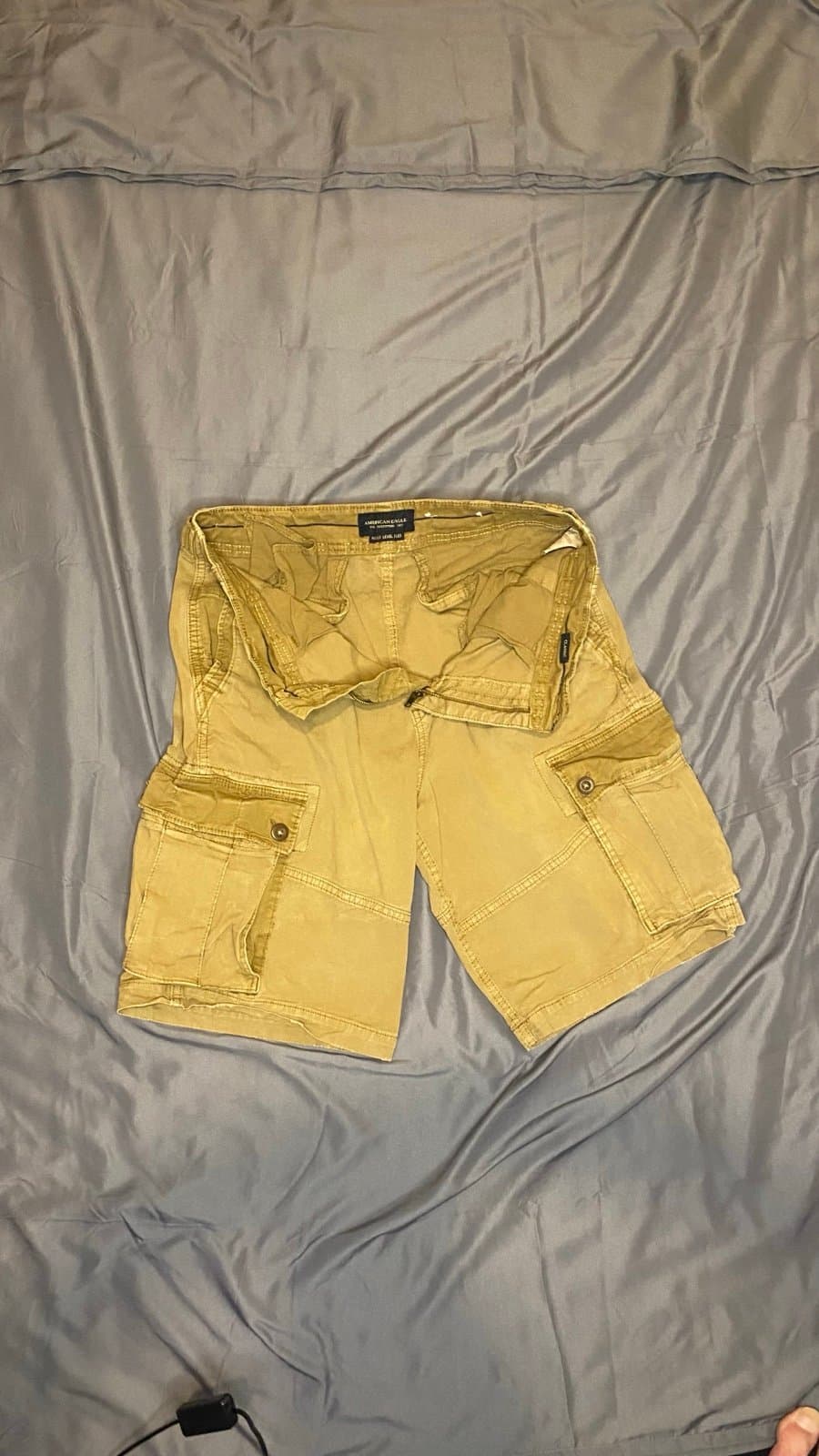 Tan American eagle size 32 cargo shorts - Thumbnail 2