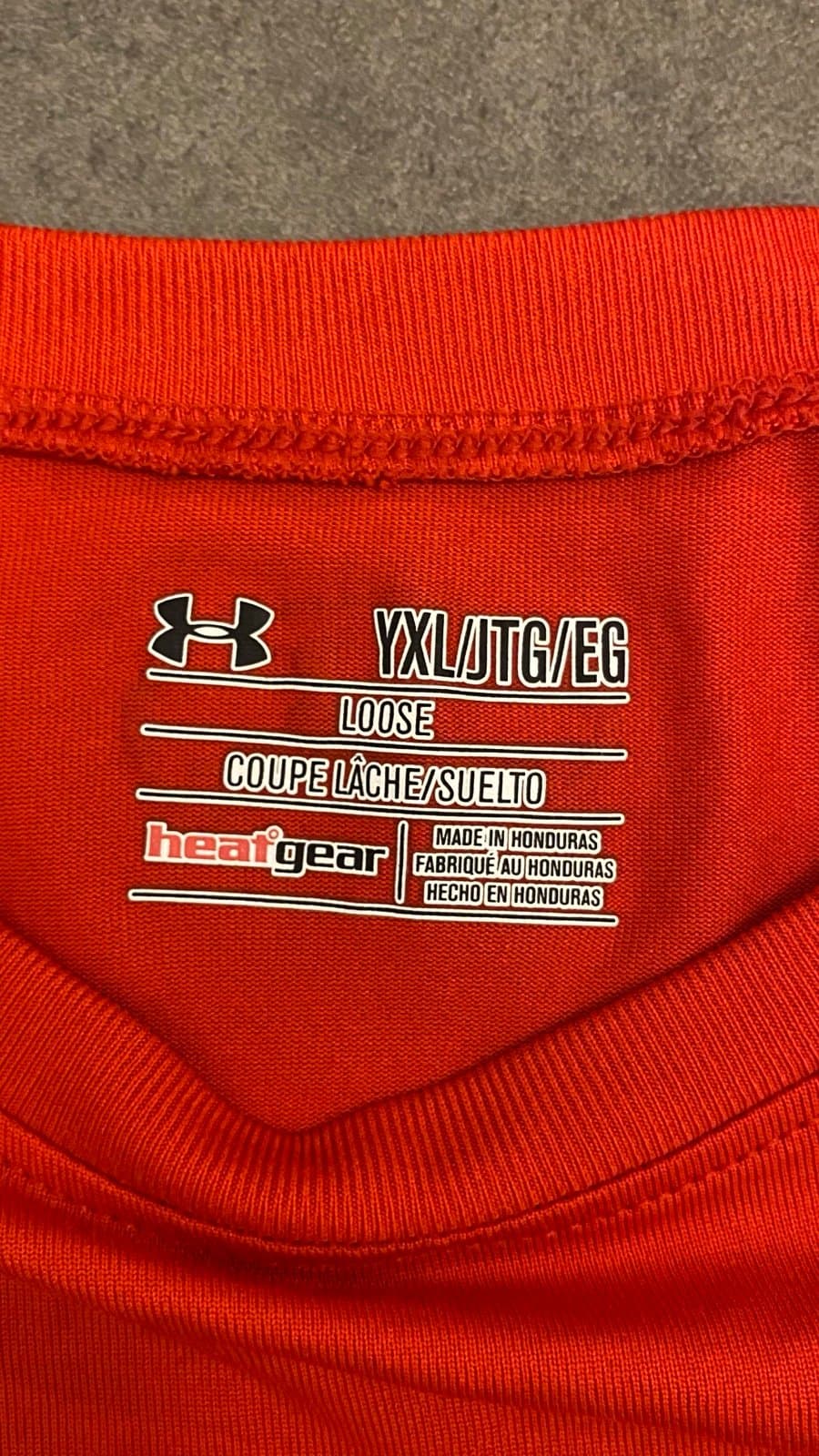 Red Under Armour T-shirt YXL - Thumbnail 2