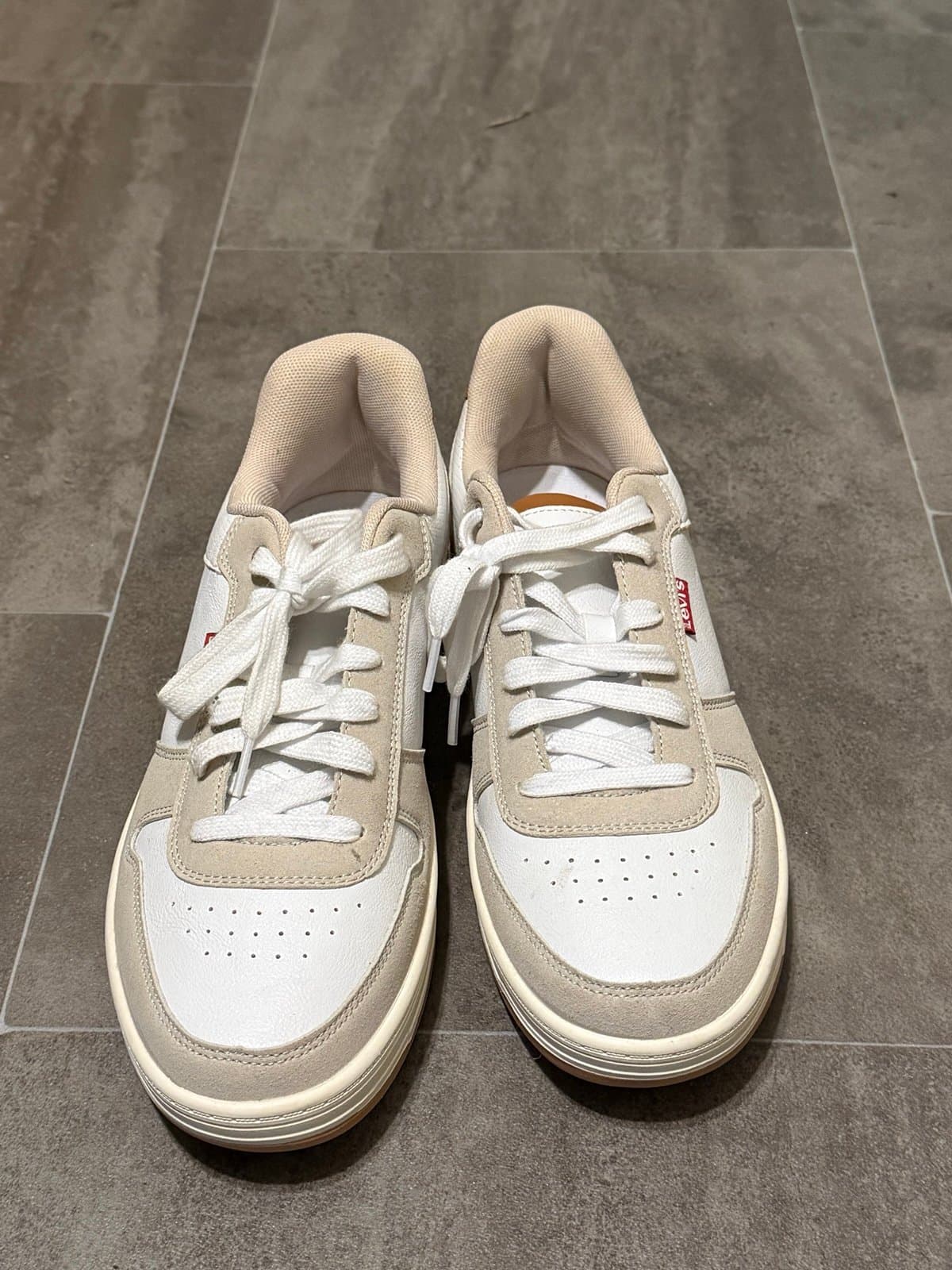 New white Levies size 9 1/2 - Thumbnail 2