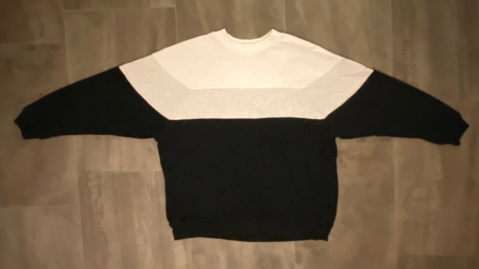Black and white American eagle AHH-MAZINGLY SOfT sweater - Thumbnail 2