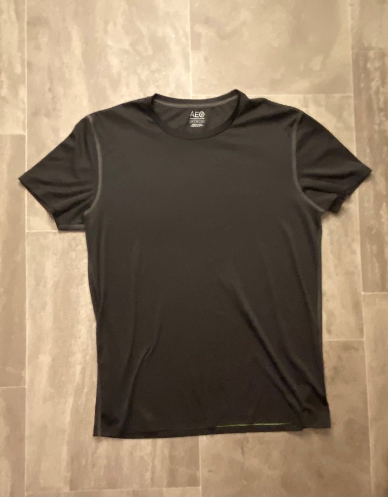 Black AEO activewear men’s medium