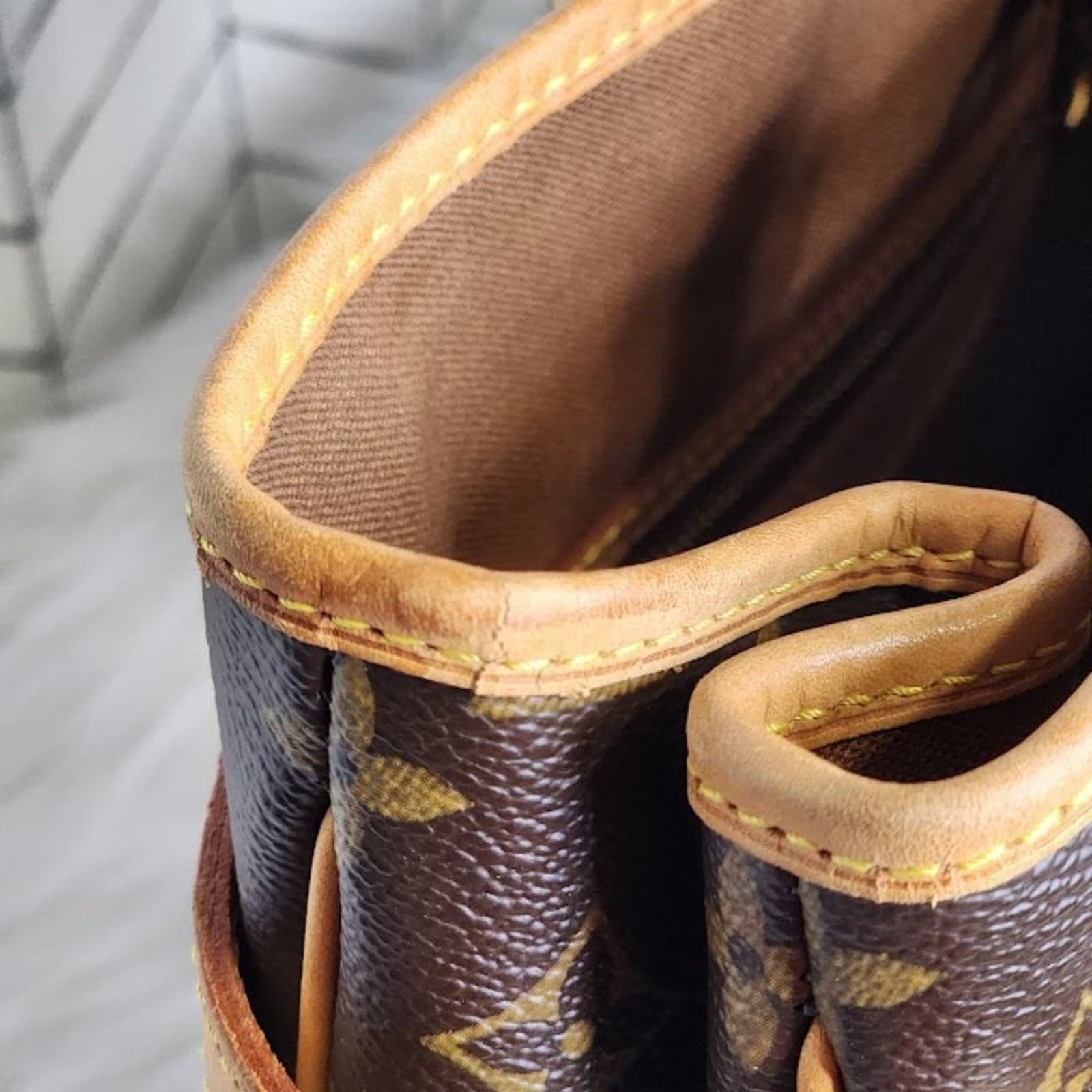 Louis Vuitton Monogram Batignolles Horizontal Tote - Thumbnail 9
