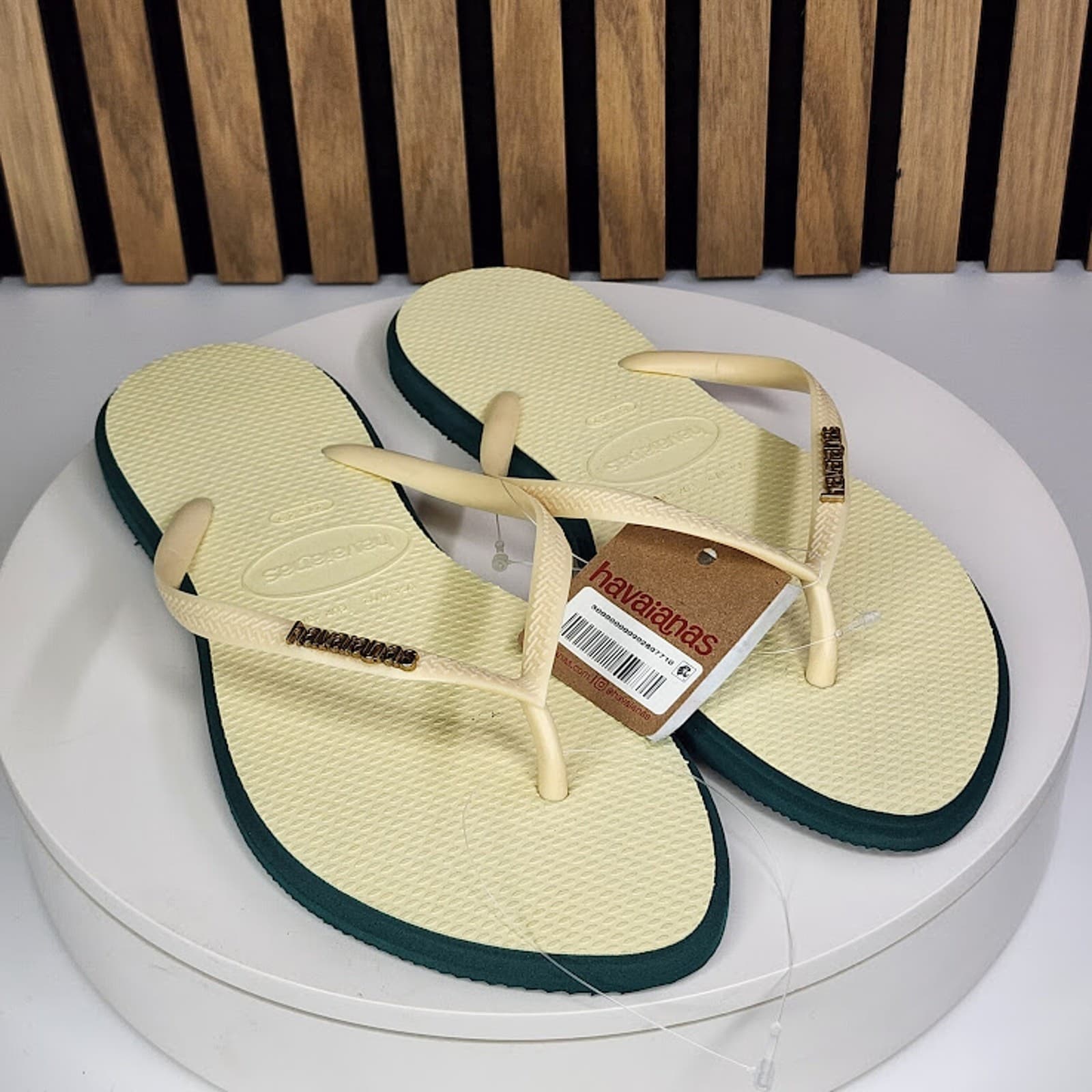 NEW - Havaianas Slim Point Women’s Flip Flops Pointed Toe Sandals Size 7/8 - Thumbnail 2