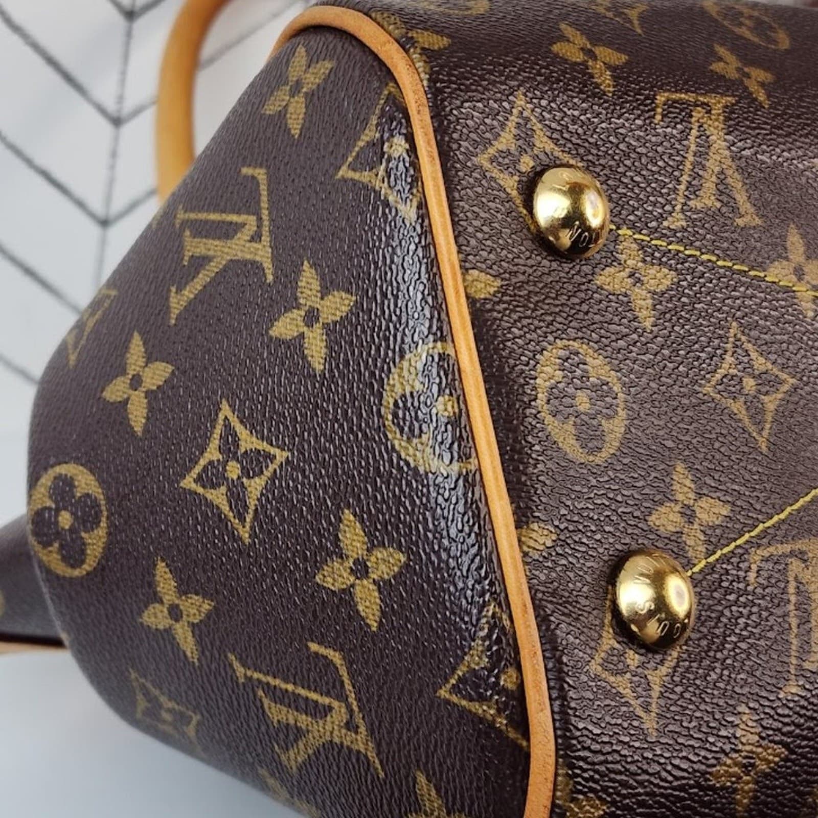 Louis Vuitton Tivoli PM Shoulder Bag Monogram - Thumbnail 4
