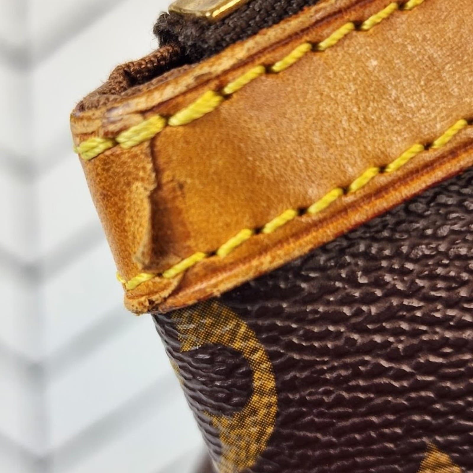 Louis Vuitton Tivoli PM Shoulder Bag Monogram - Thumbnail 13