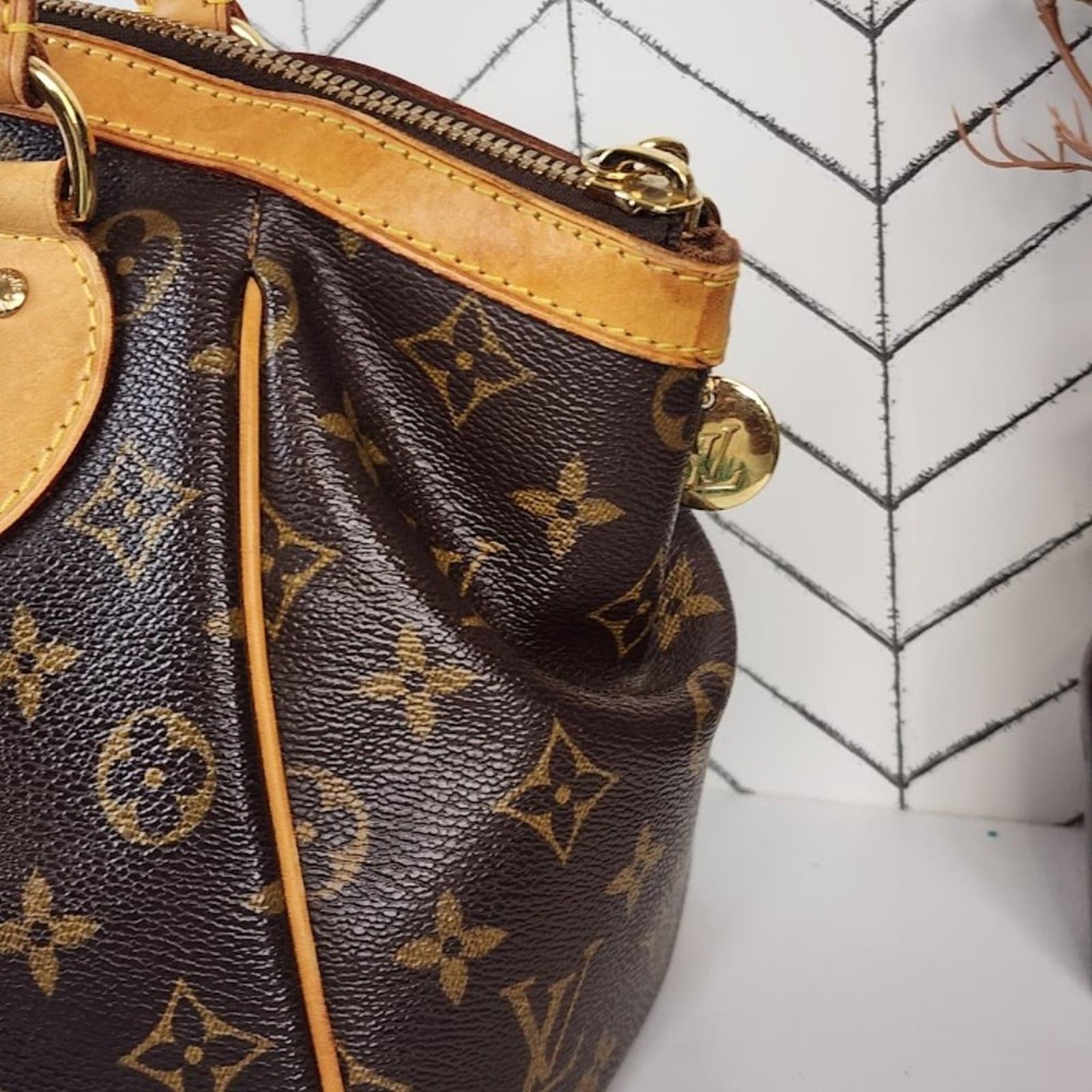 Louis Vuitton Tivoli PM Shoulder Bag Monogram - Thumbnail 7