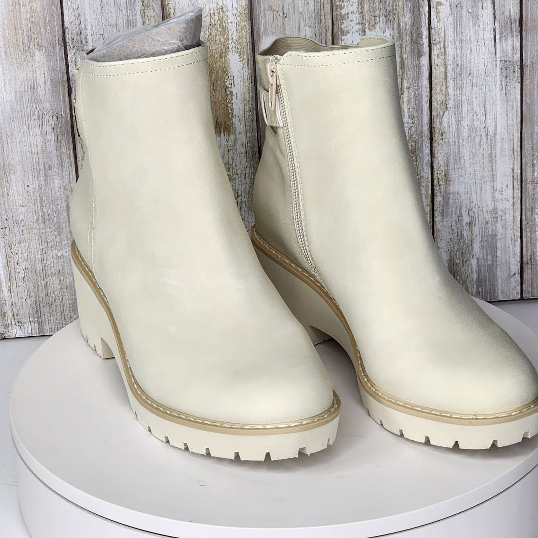 NEW - Giani Bernini Women's Vedaa Memory Foam Wedge Booties - Size 7.5 - Thumbnail 2