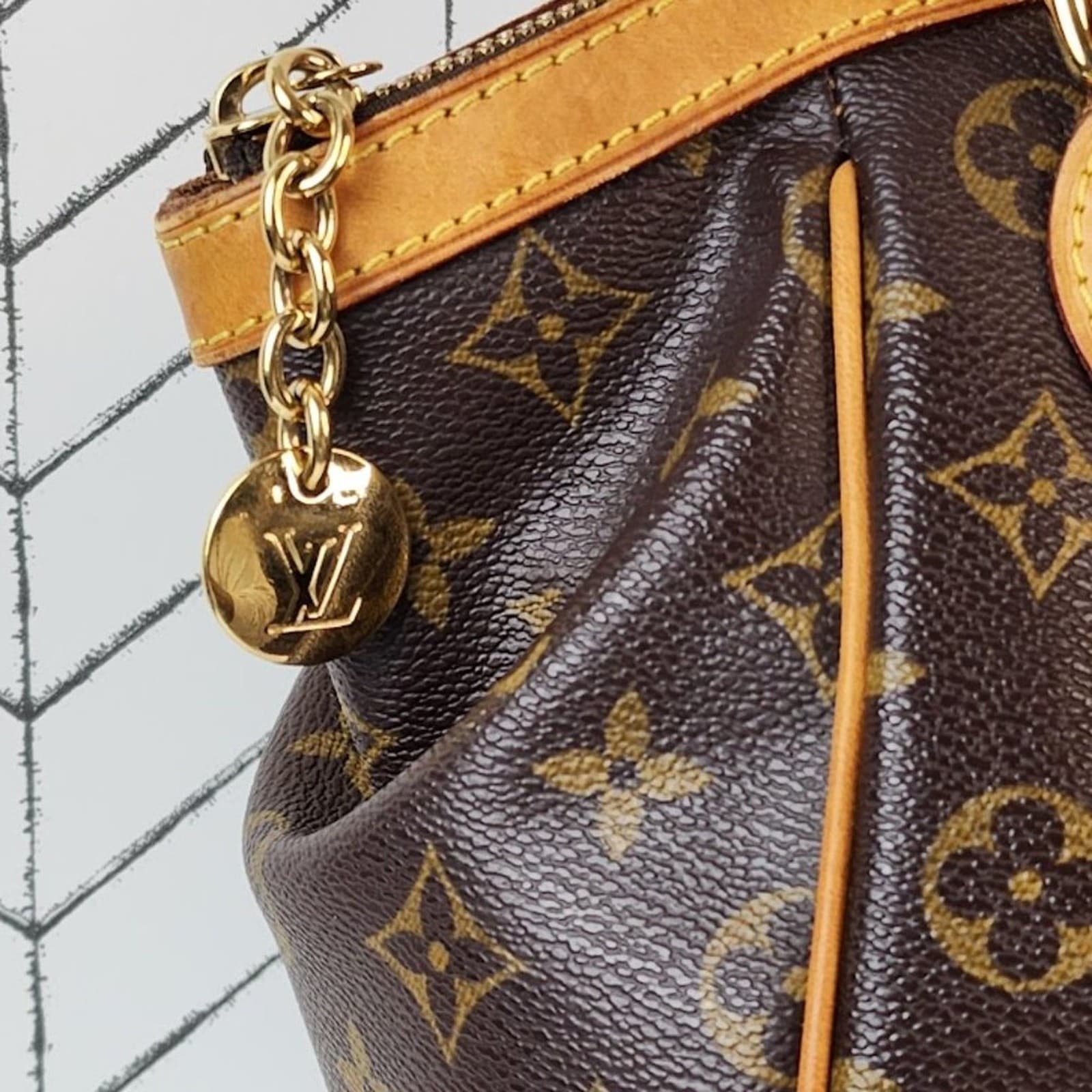 Louis Vuitton Tivoli PM Shoulder Bag Monogram - Thumbnail 8