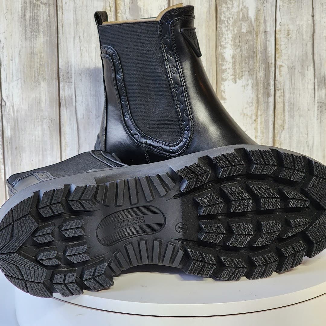 NEW - GUESS Women's Yesses Triple Triangle Lug Sole Chelsea Boots- Size 10 M - Thumbnail 8