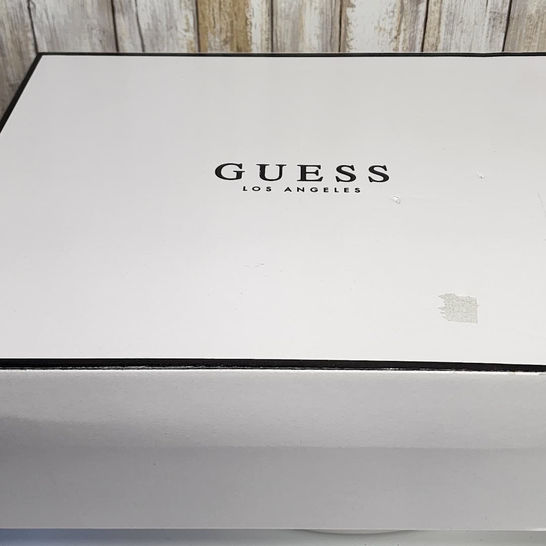 NEW - GUESS Women's Yesses Triple Triangle Lug Sole Chelsea Boots- Size 10 M - Thumbnail 9