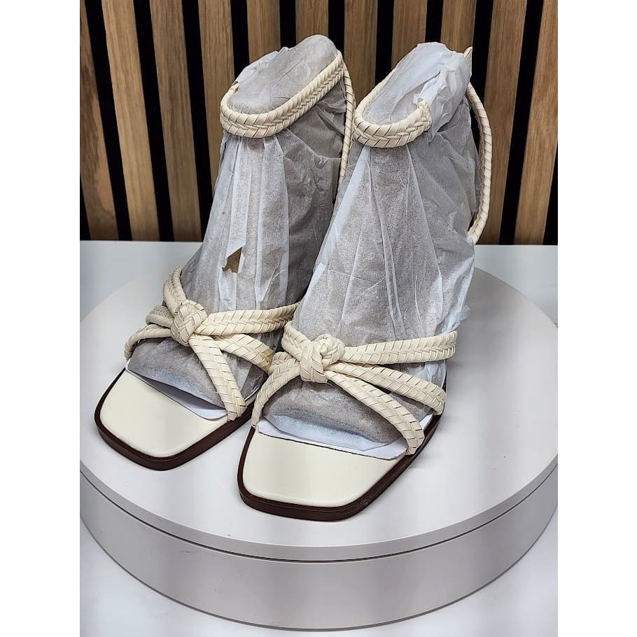 NEW - Giani Bernini Renaee Women’s White Linen Block Heel Sandals - Size 9.5 - Thumbnail 4