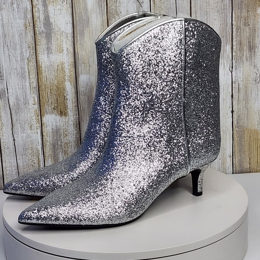 NEW - On 34th Aatira Silver Tulip Booties - Size 8 M - Thumbnail 7