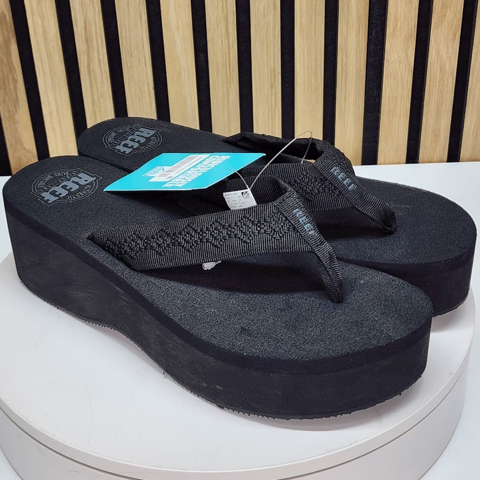 NEW - REEF Sandy Hi Women’s Platform Flip Flop Sandals Casual Size 7