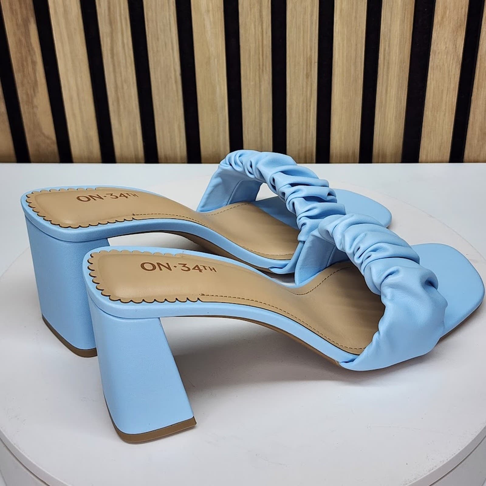 NEW - On 34th Salliee Women’s Dress Sandals Ruffle Block Heels Size 8 - Thumbnail 3