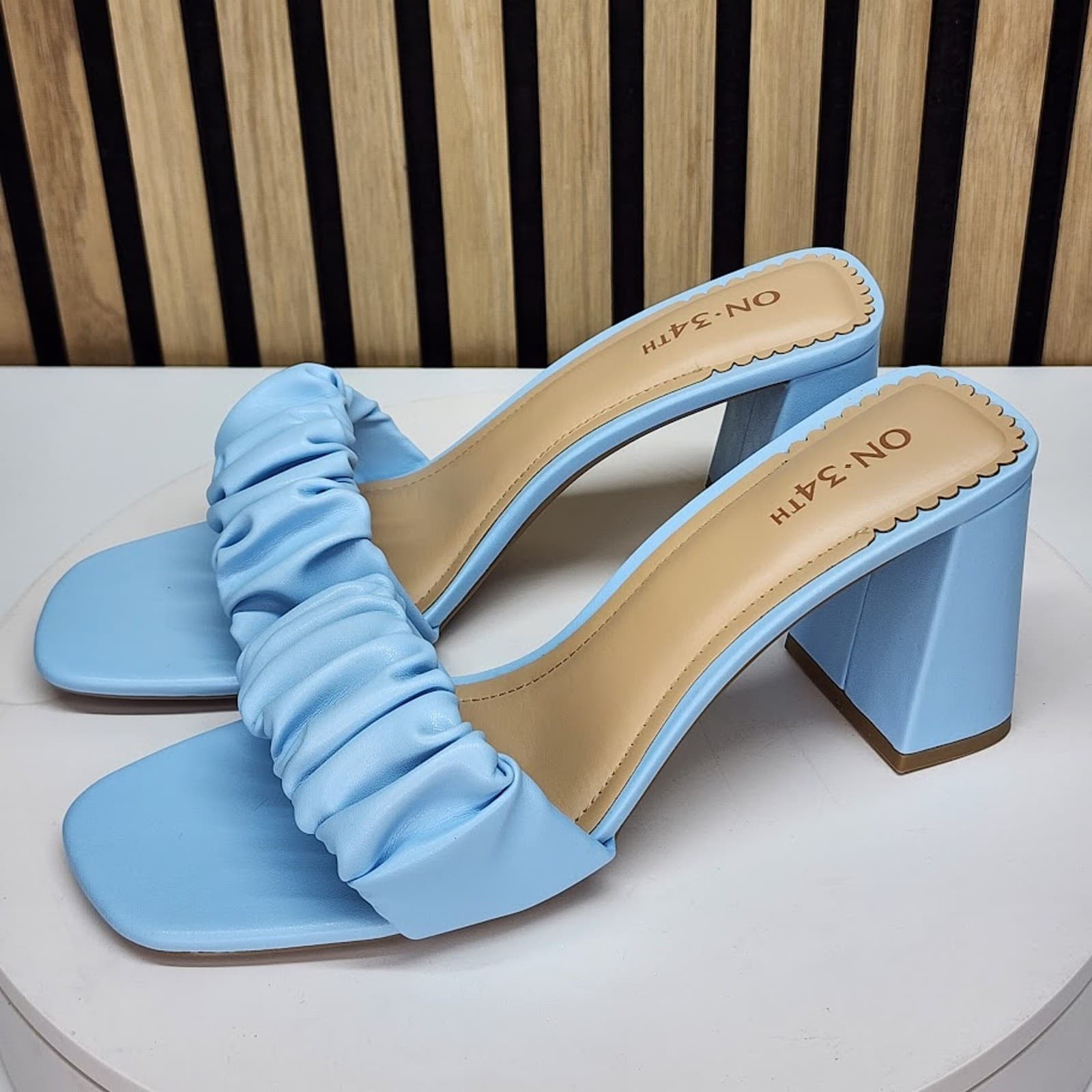 NEW - On 34th Salliee Women’s Dress Sandals Ruffle Block Heels Size 8 - Thumbnail 5