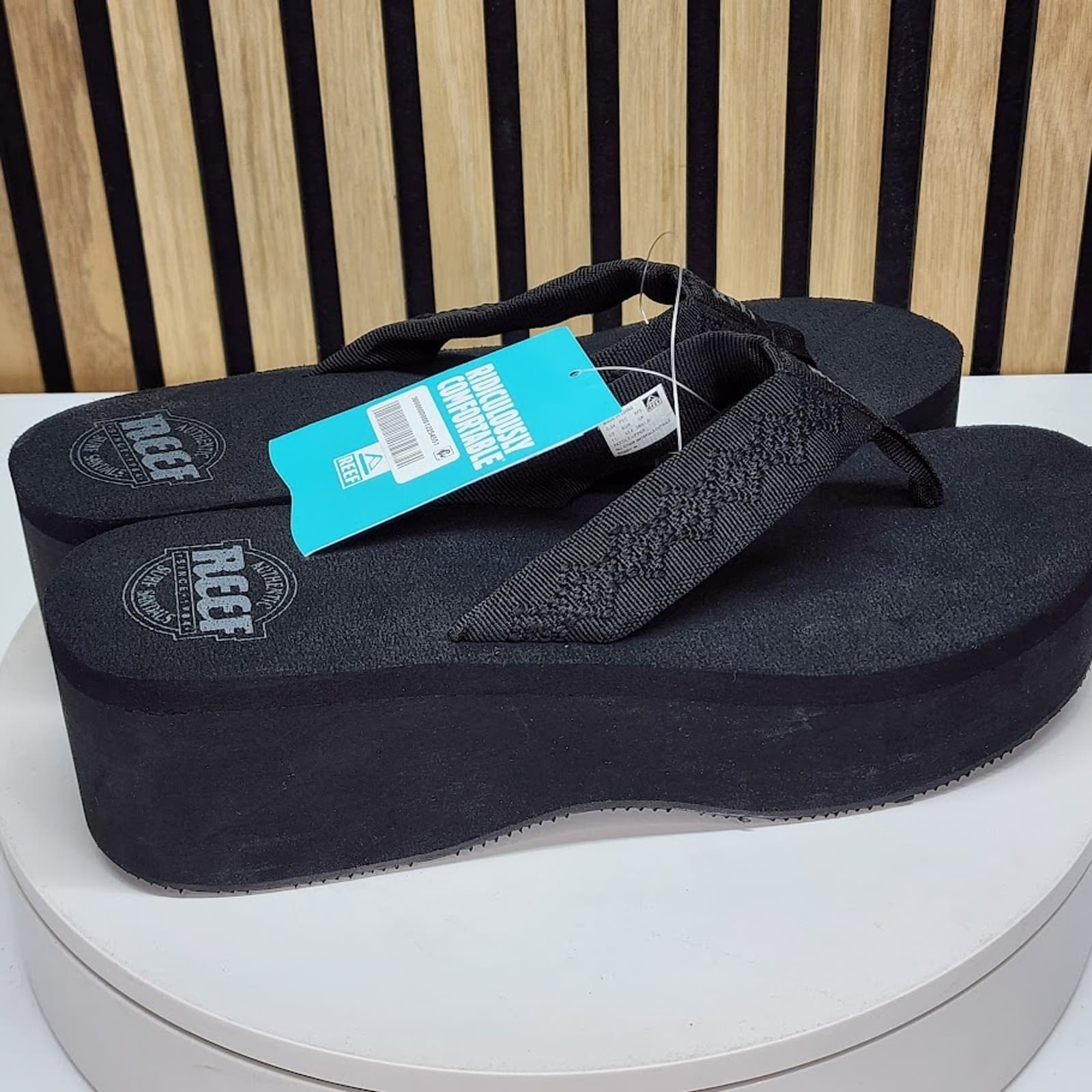 NEW - REEF Sandy Hi Women’s Platform Flip Flop Sandals Casual Size 7 - Thumbnail 2