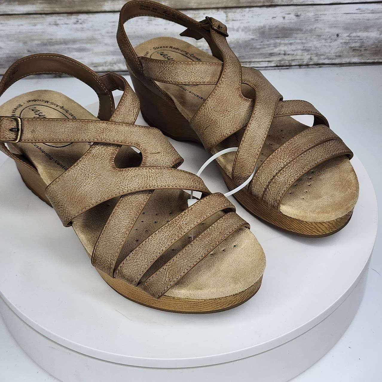 NEW - Easy Street Women's Comfort Wedge Sandals Slingback Open Toe Size 8 - Thumbnail 5