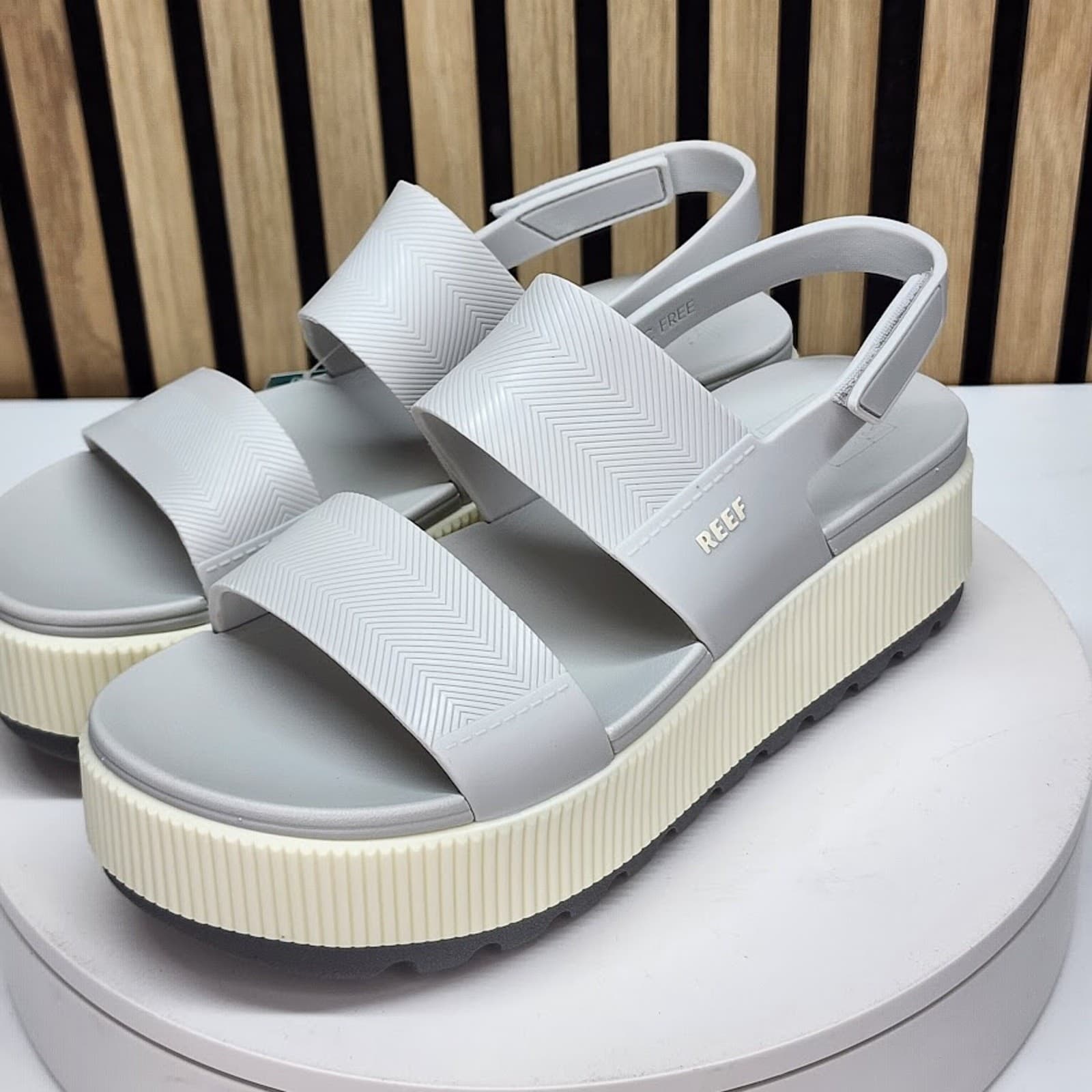 NEW - REEF Water Vista Higher Women’s Platform Sandals Fog Water Friendly Size 7 - Thumbnail 4