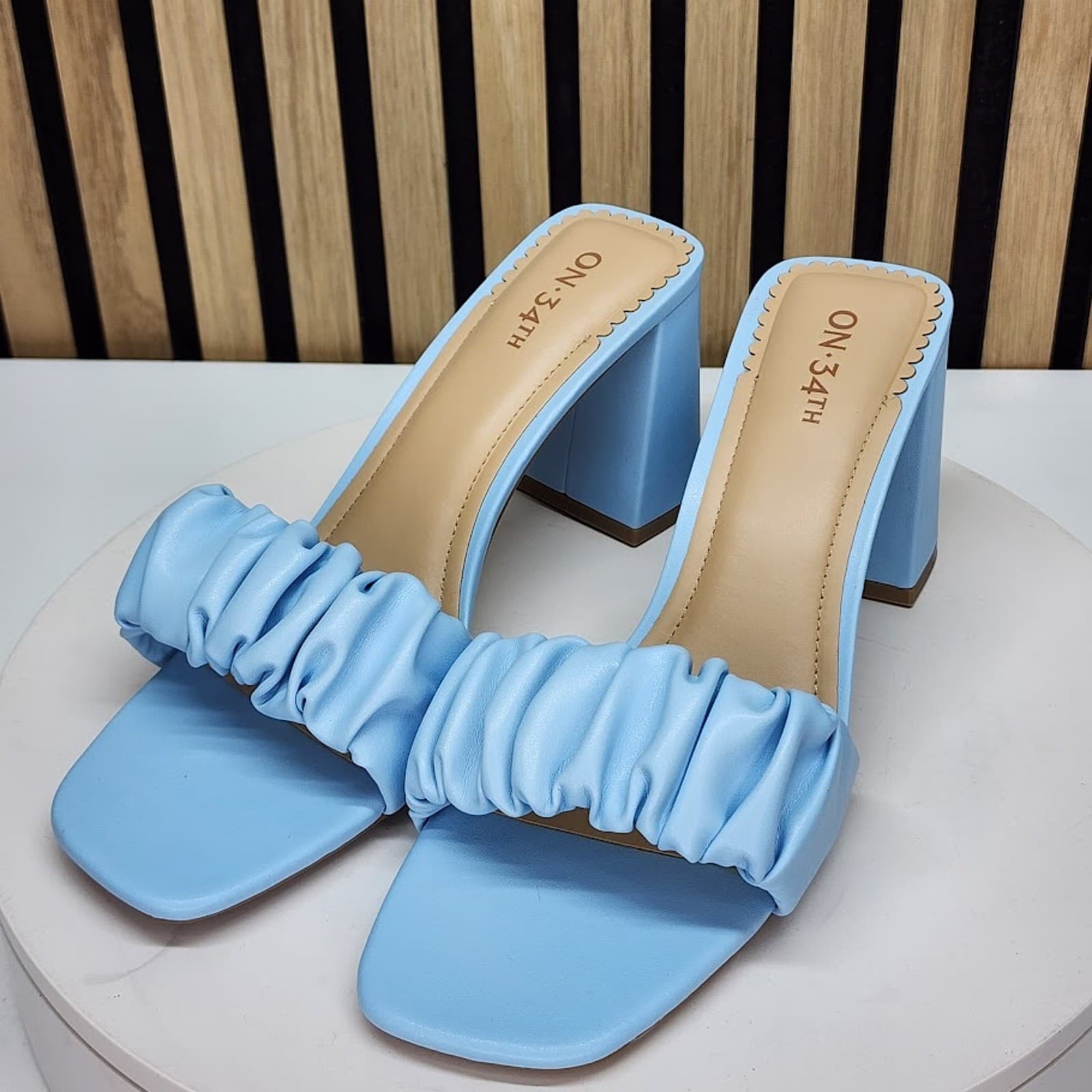NEW - On 34th Salliee Women’s Dress Sandals Ruffle Block Heels Size 7.5 - Thumbnail 6