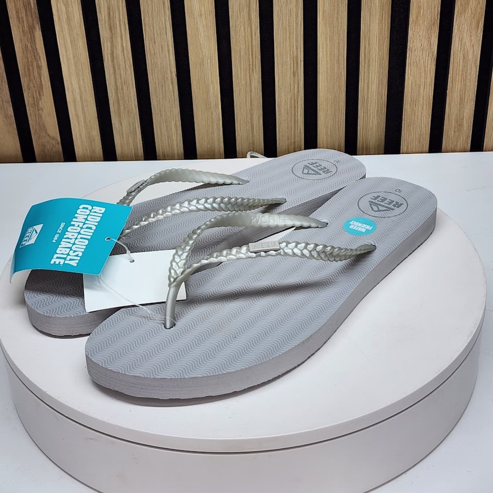 NEW - REEF Seaside Women’s Silver Thong Sandals Water Friendly Flip Flops Size 9 - Thumbnail 4