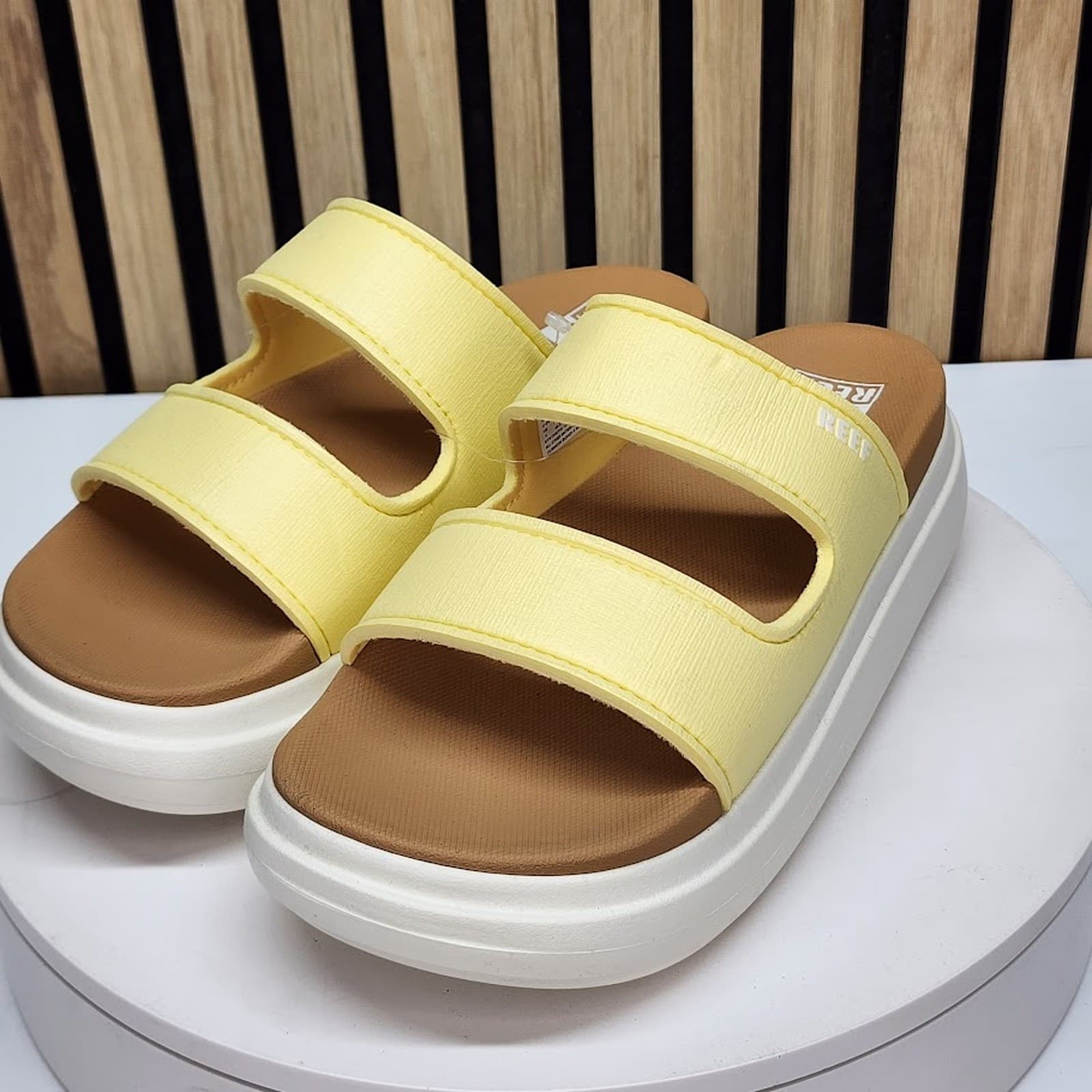 NEW - REEF Cushion Bondi 2 Bar Women’s Platform Sandals Pale Banana Size 10 - Thumbnail 6