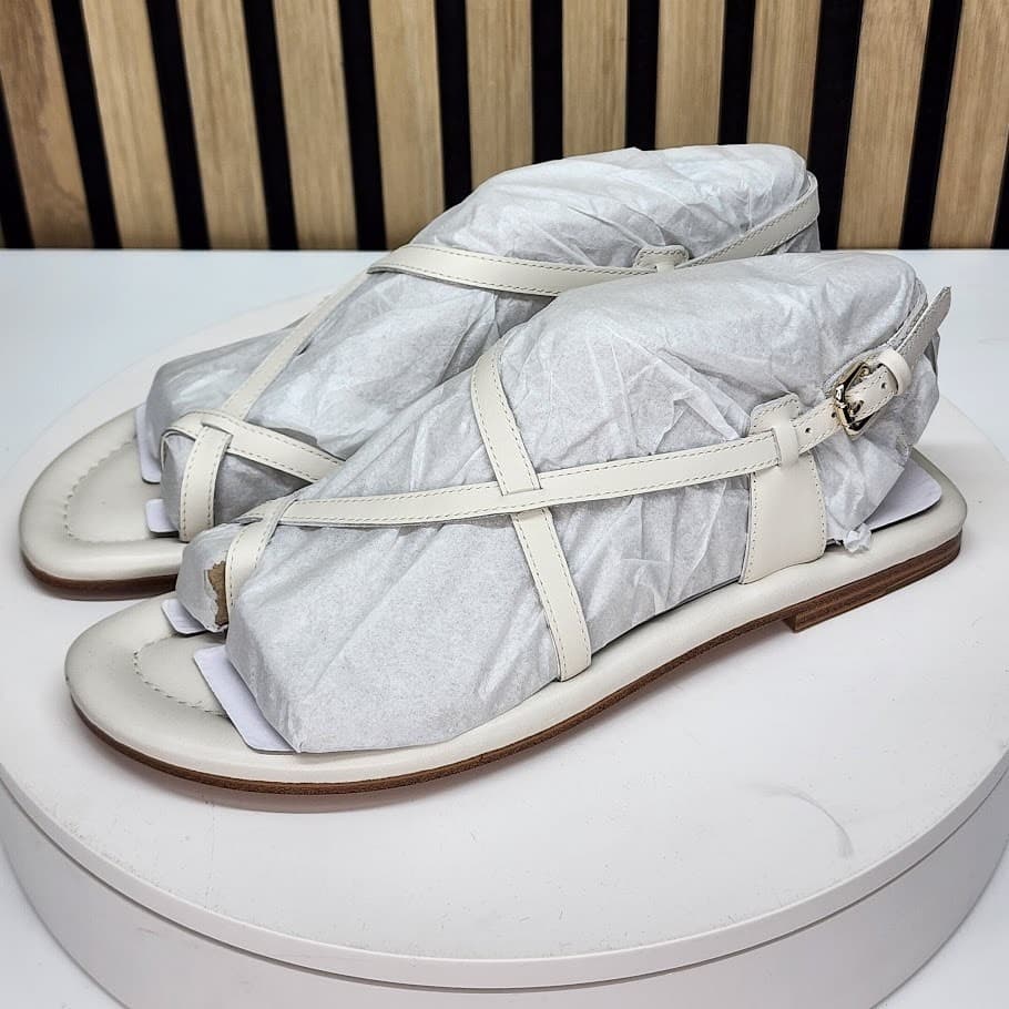 NEW - Marc Fisher LTD Gerty Women’s Ivory Strappy Flat Sandals Leather Size 7.5 - Thumbnail 5