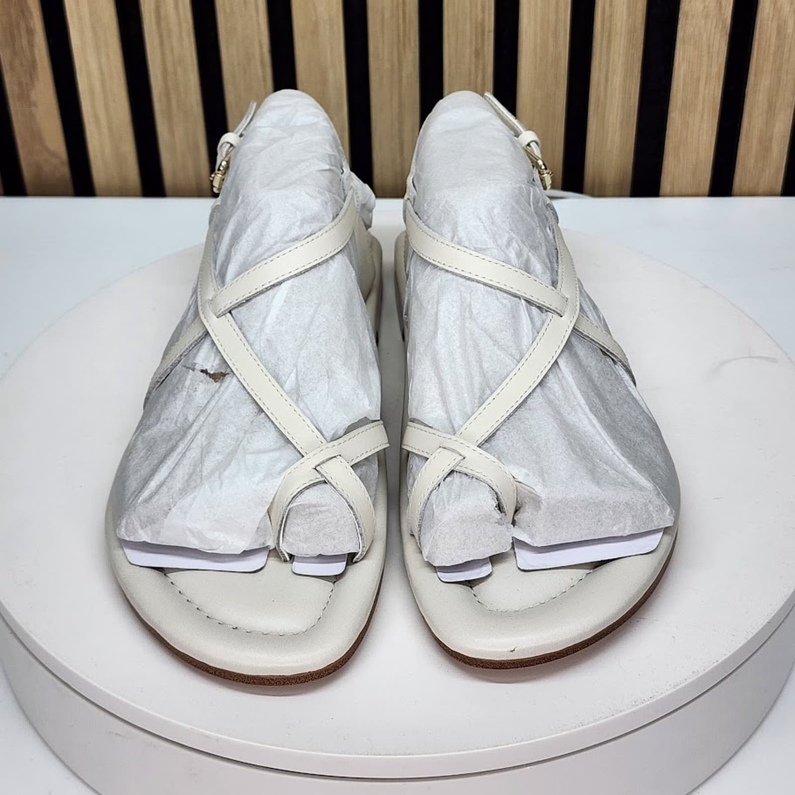 NEW - Marc Fisher LTD Gerty Women’s Ivory Strappy Flat Sandals Leather Size 9.5 - Thumbnail 6