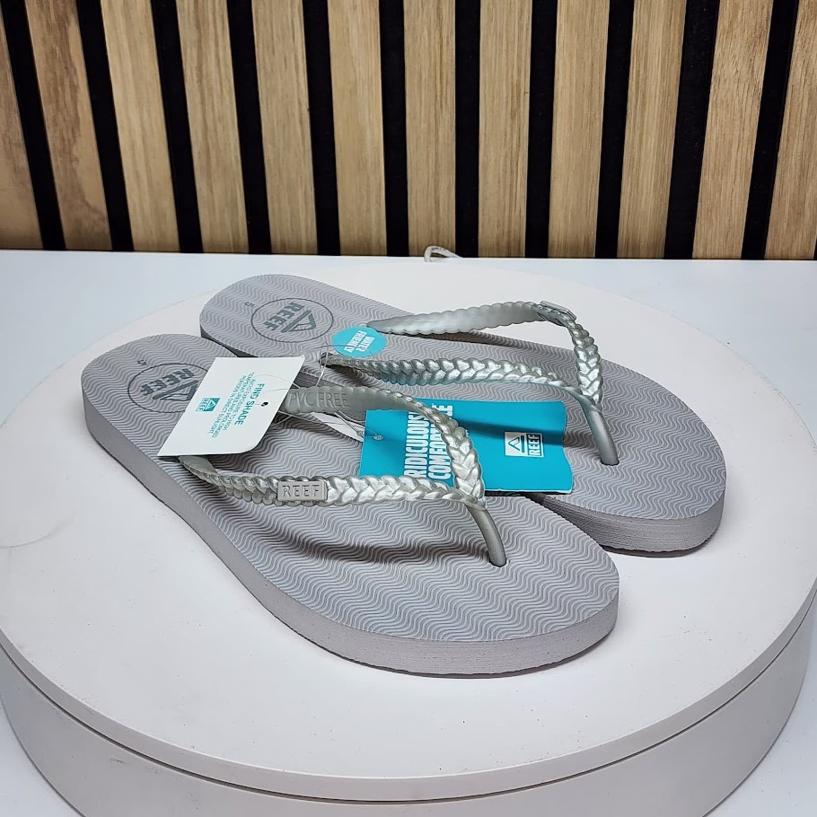 NEW - REEF Seaside Women’s Silver Thong Sandals Water Friendly Flip Flops Size 8 - Thumbnail 7