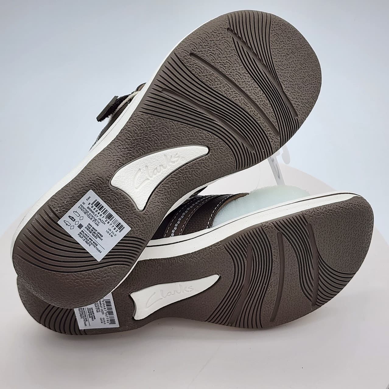 NEW - Clarks Cloudsteppers Women's Pewter Flip Flop Sandals Cushion Soft Size 6 - Thumbnail 7