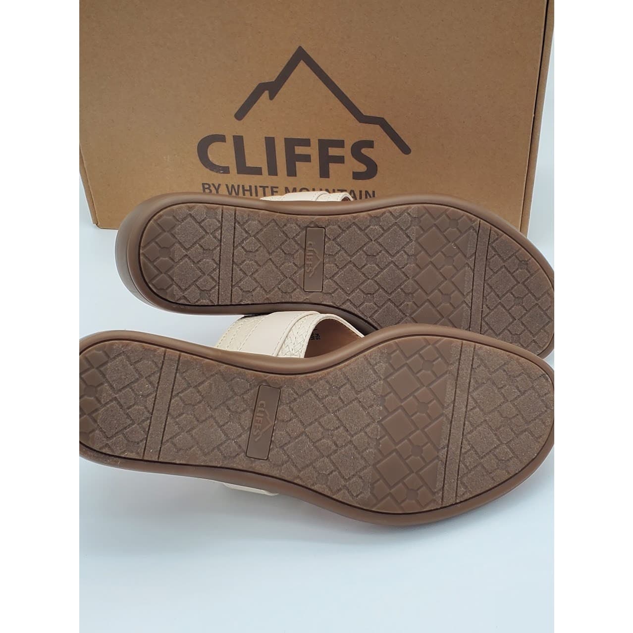 NEW - Cliffs Benedict Women’s Thong Comfort Sandals Casual Wedges - Size 8 - Thumbnail 4