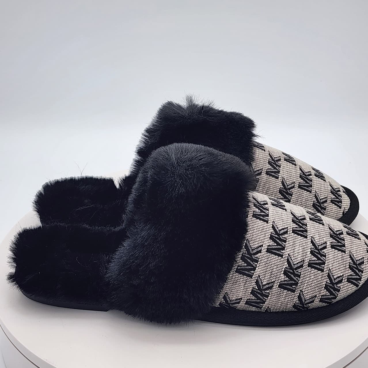 NEW - Michael Kors Tula Scuff Women's Faux Fur Logo Slide House Shoes - Size 7 - Thumbnail 2