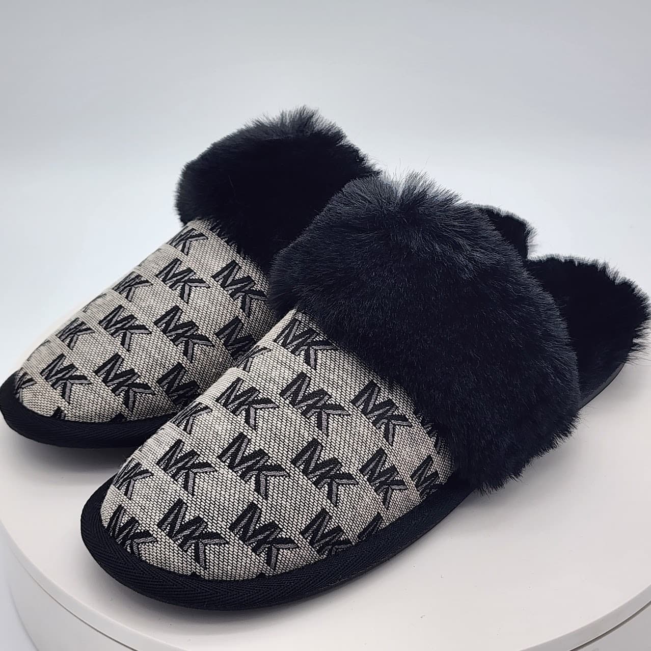 NEW - Michael Kors Tula Scuff Women's Faux Fur Logo Slide House Shoes - Size 7 - Thumbnail 5