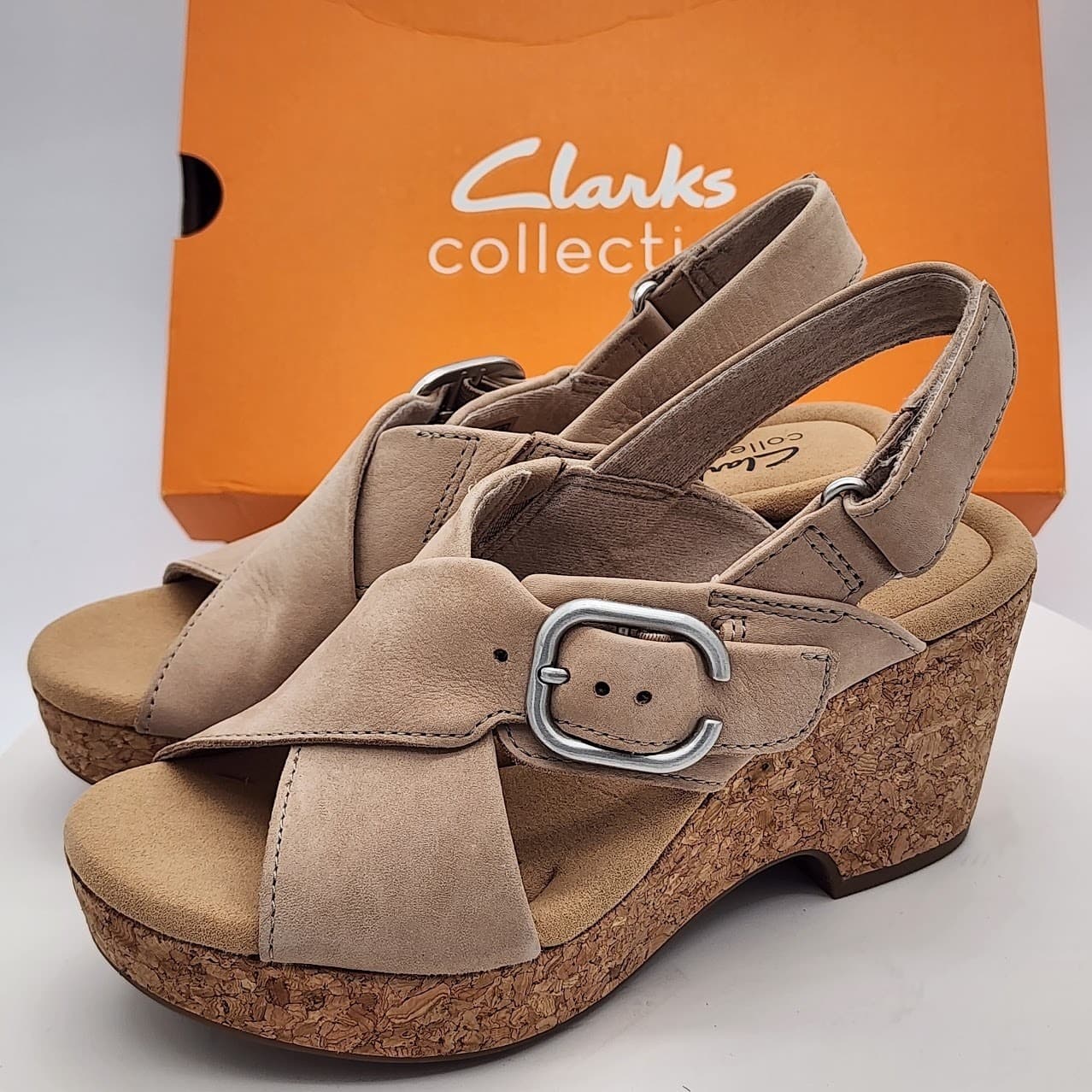 NEW - Clarks Collection Giselle Dove Wedge Sandals Taupe Nubuck Women's US 5.5 W - Thumbnail 5