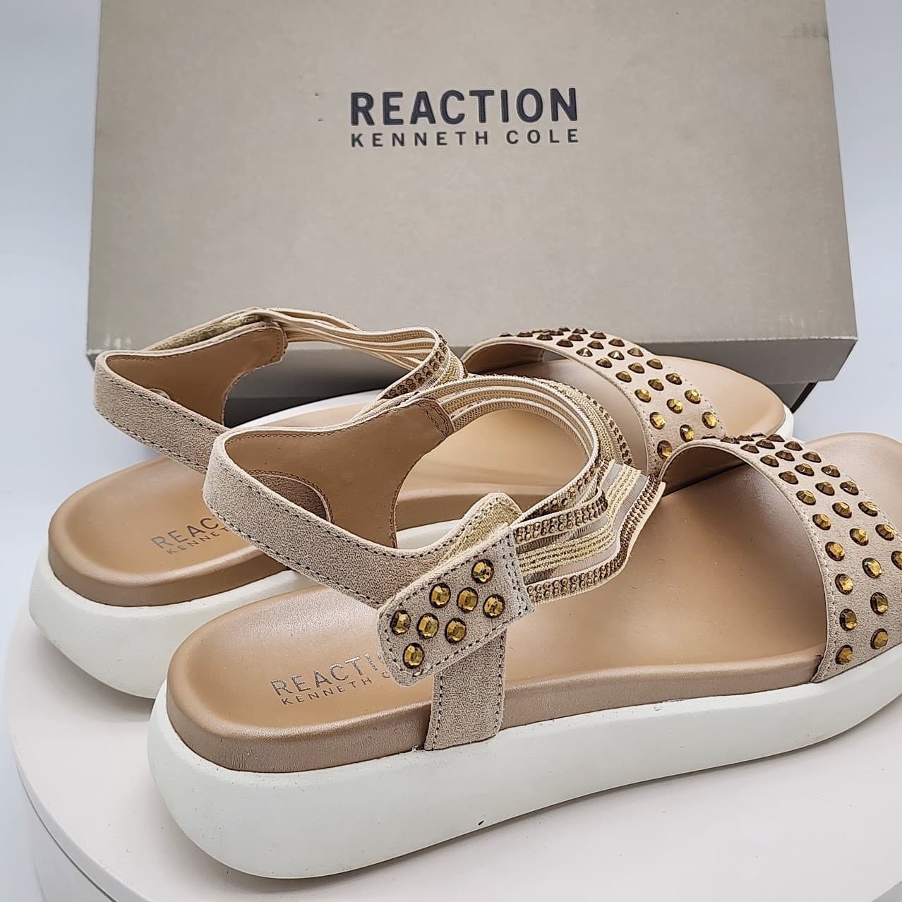 NEW - Kenneth Cole Reaction Taryn Ecru Jewel Sandals Women's Size 9 Medium - Thumbnail 3