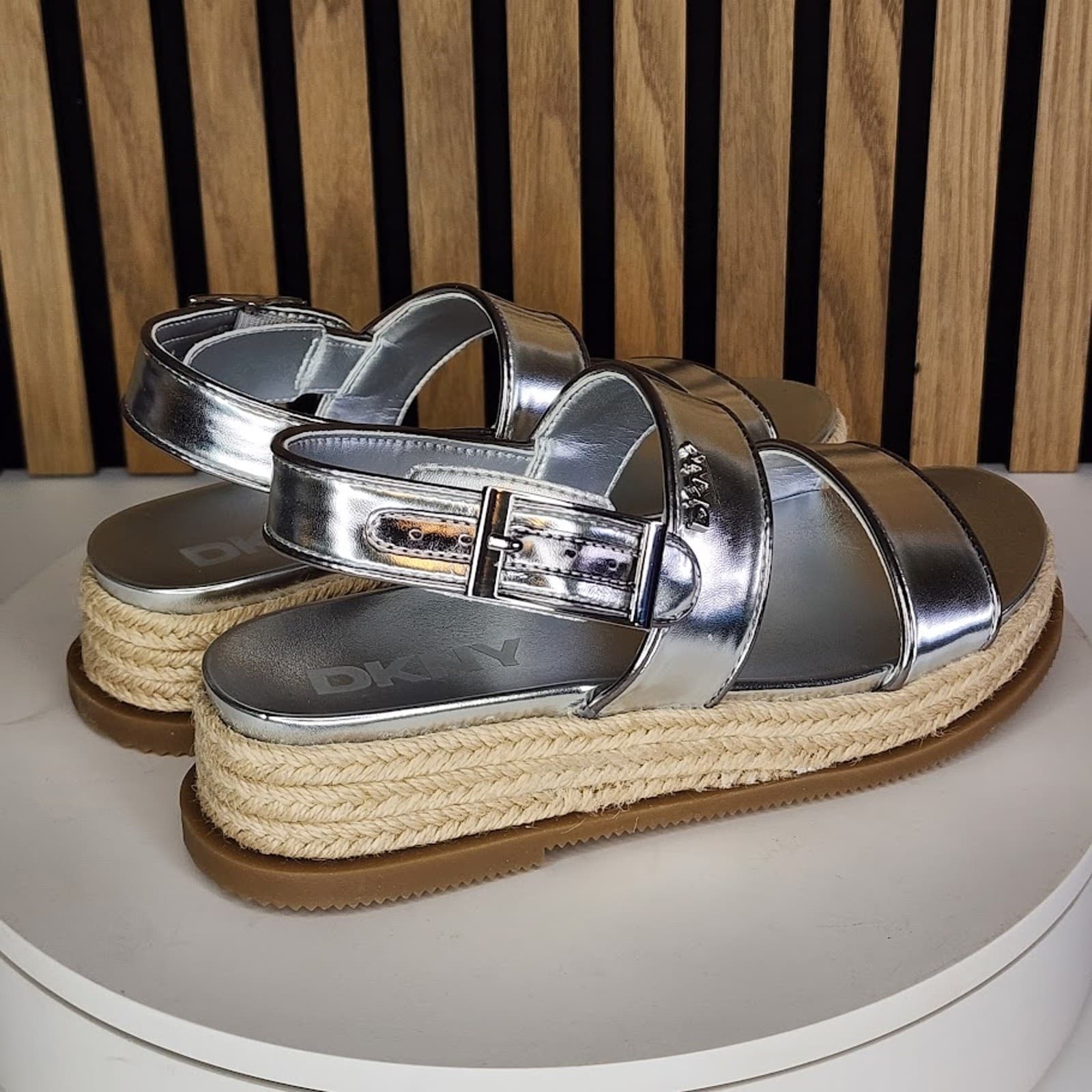 NEW - DKNY Bernae Women’s Slingback Sandals Silver - Size 7 M - Thumbnail 3