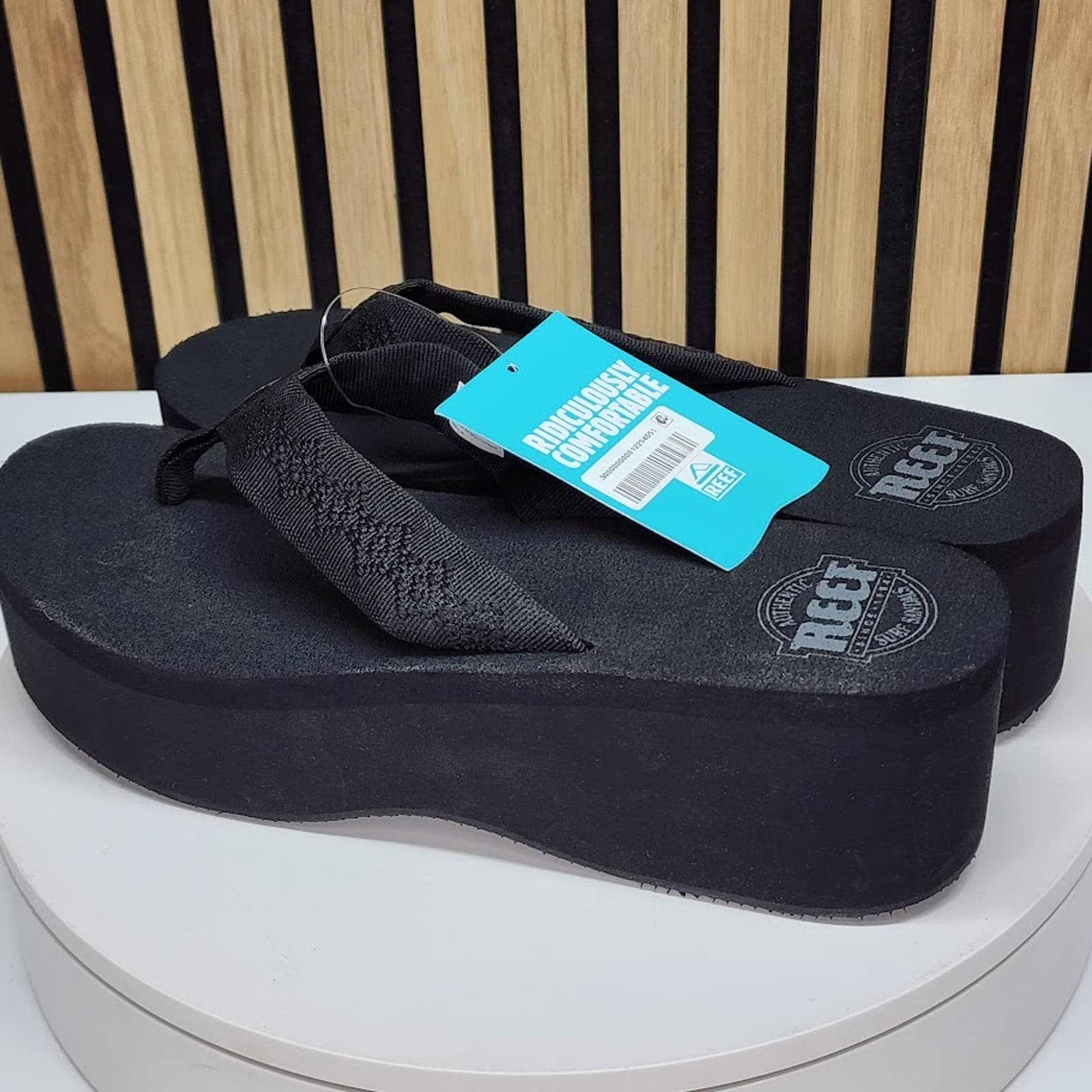 NEW - REEF Sandy Hi Women’s Platform Flip Flop Sandals Casual Size 11 - Thumbnail 4
