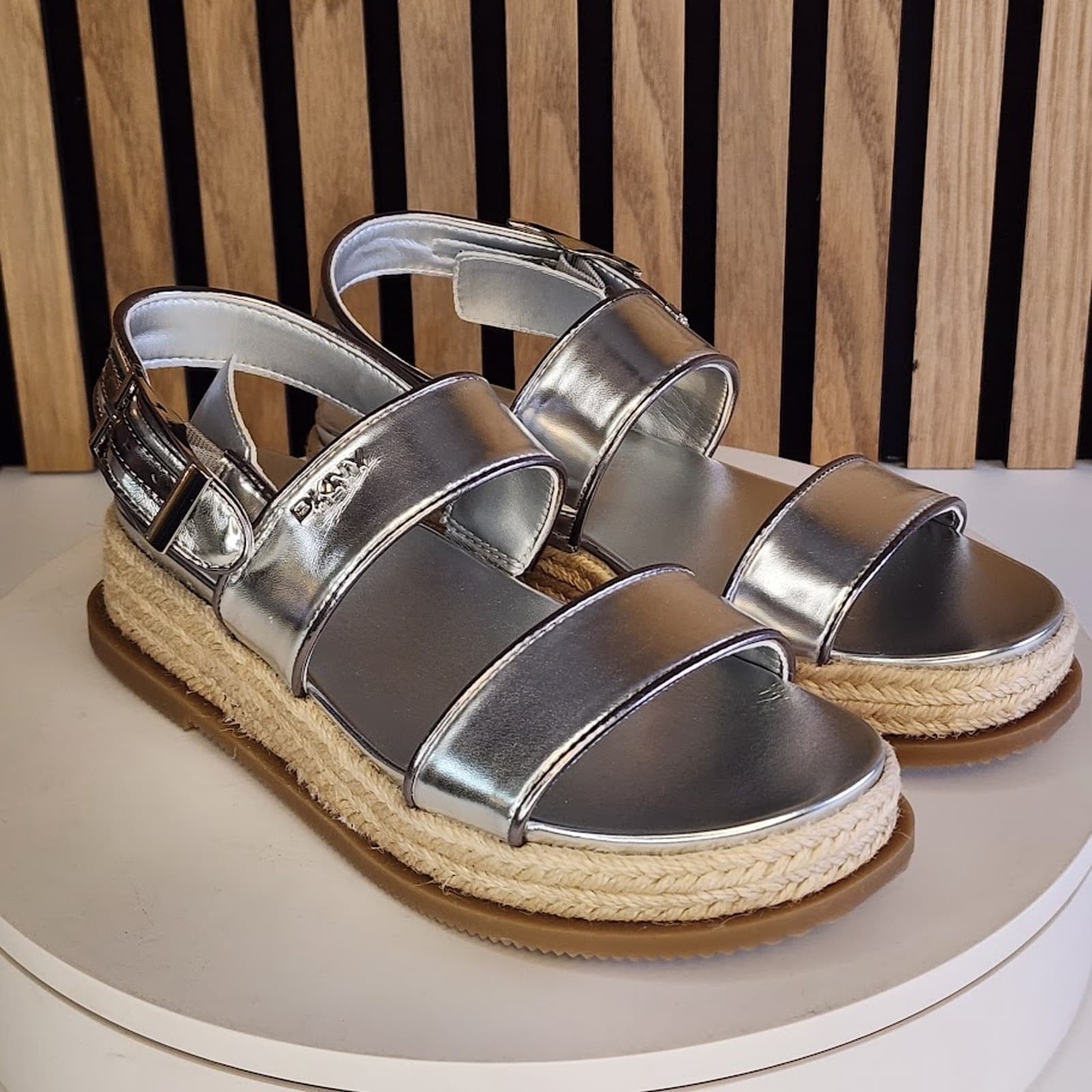 NEW - DKNY Bernae Women’s Slingback Sandals Silver - Size10 M - Thumbnail 8