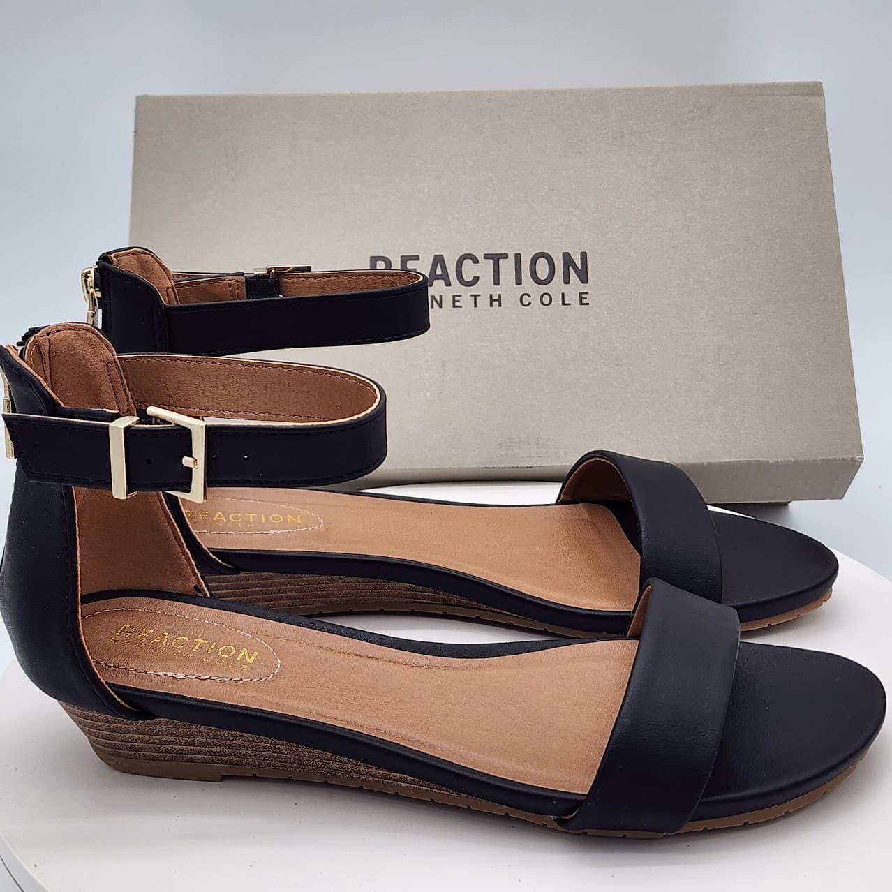 NEW Kenneth Cole Reaction Great Viber Black Wedge Sandals Women's Size 8 Medium - Thumbnail 3