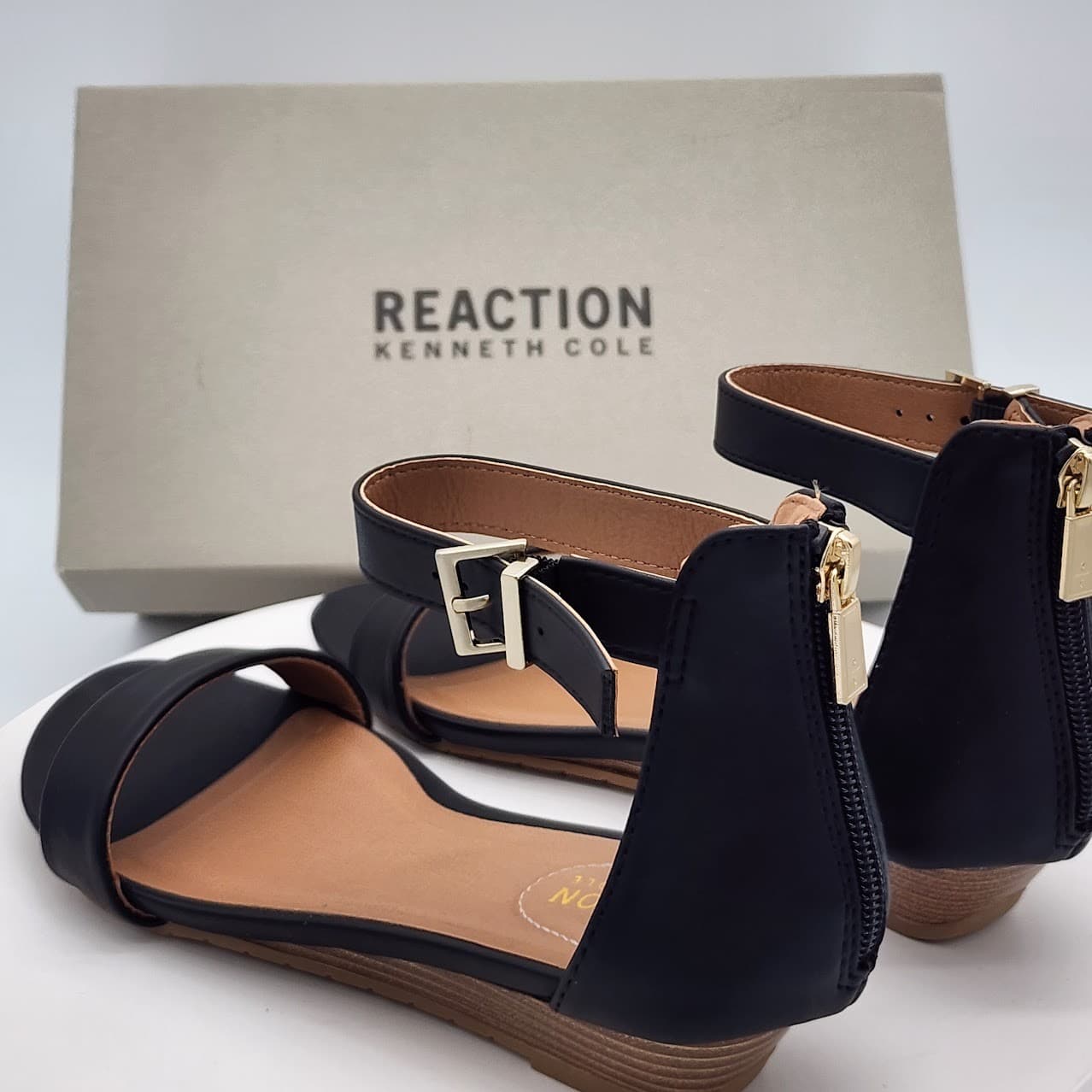 NEW Kenneth Cole Reaction Great Viber Black Wedge Sandals Women's Size 8 Medium - Thumbnail 6