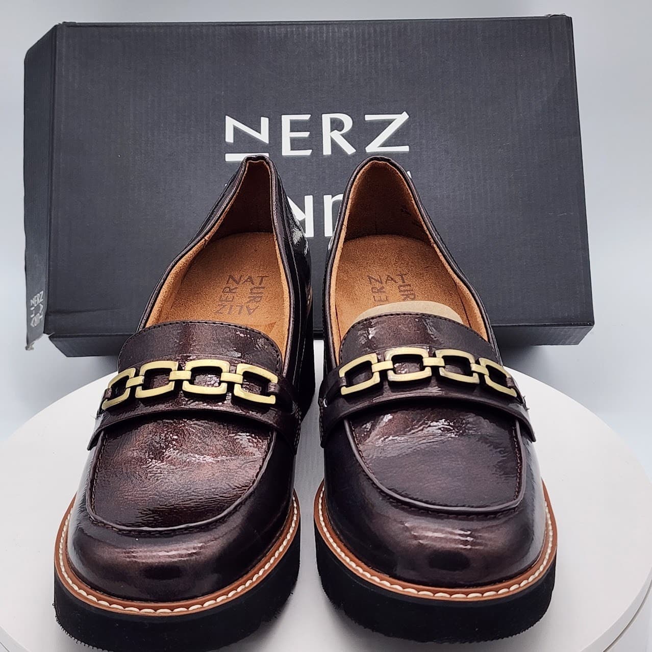 NEW Naturalizer Cabana Cinnamon Patent Chain Loafers Women's Size 9.5M Shoes - Thumbnail 2