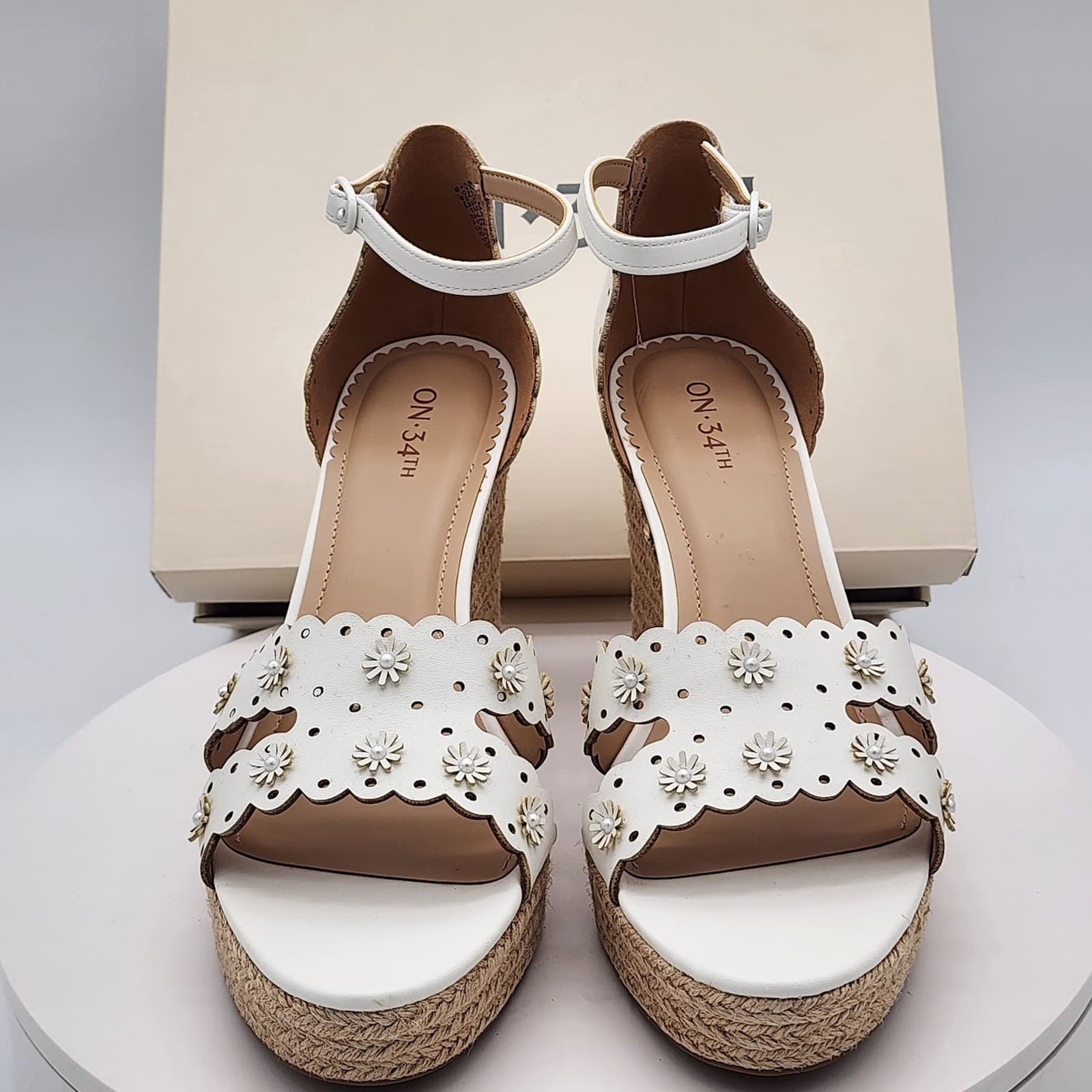 NEW - On 34th Theodore EP White Linen Floral Espadrille Wedge Sandals Size 9 M - Thumbnail 2