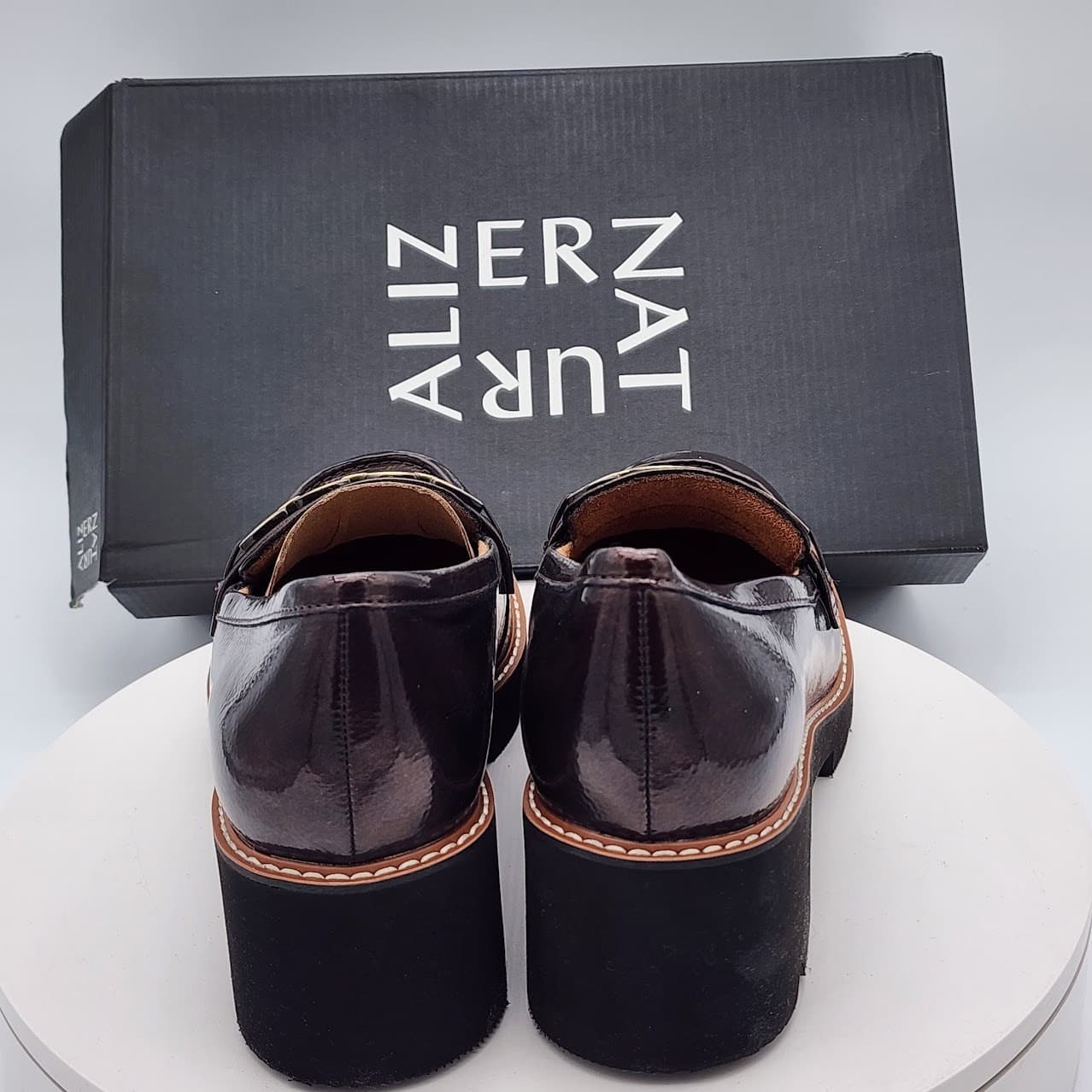 NEW Naturalizer Cabana Cinnamon Patent Chain Loafers Women's Size 9.5M Shoes - Thumbnail 5