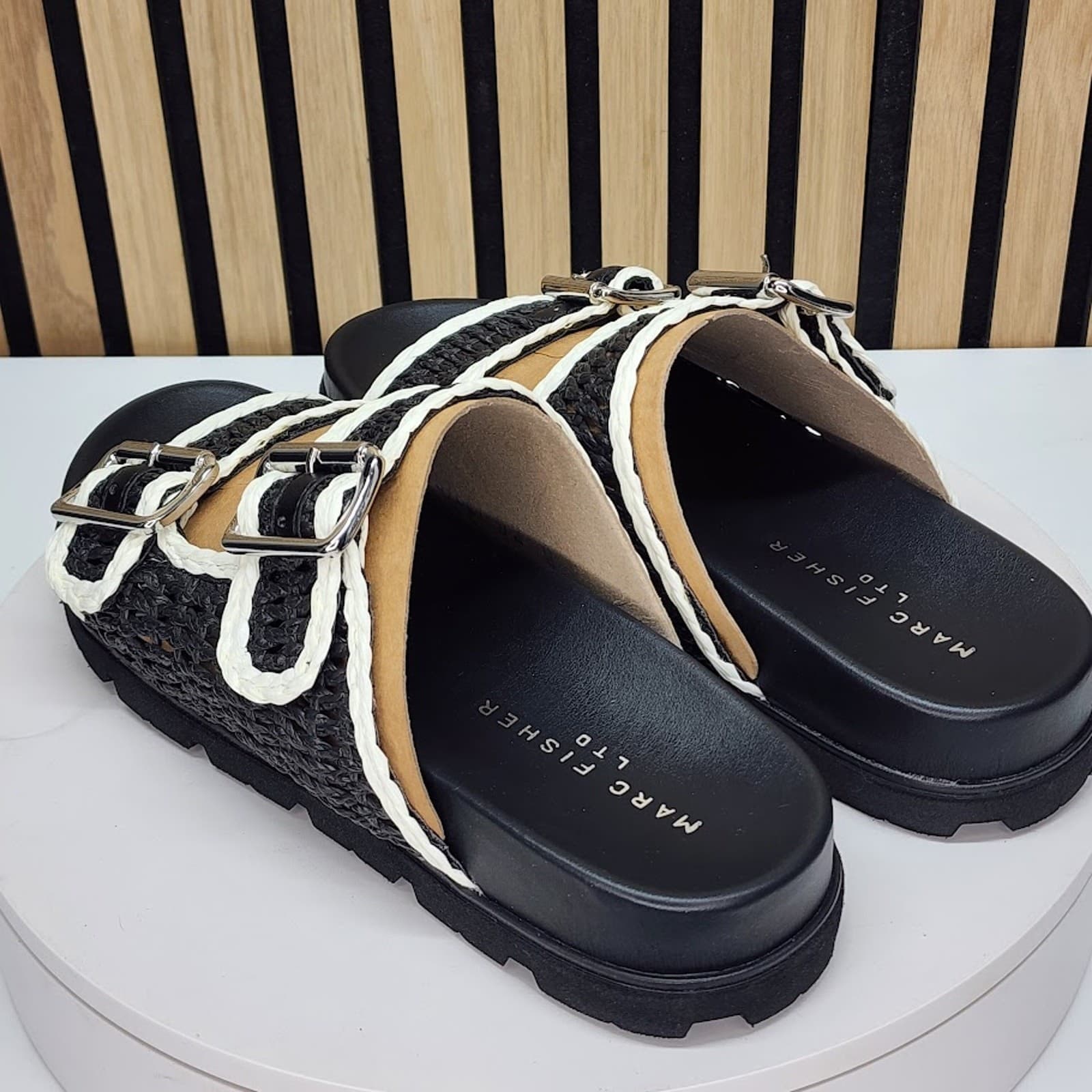 NEW - Marc Fisher Mylan Womens Black Woven Flat Sandals Buckle Straps Size 10 M - Thumbnail 4