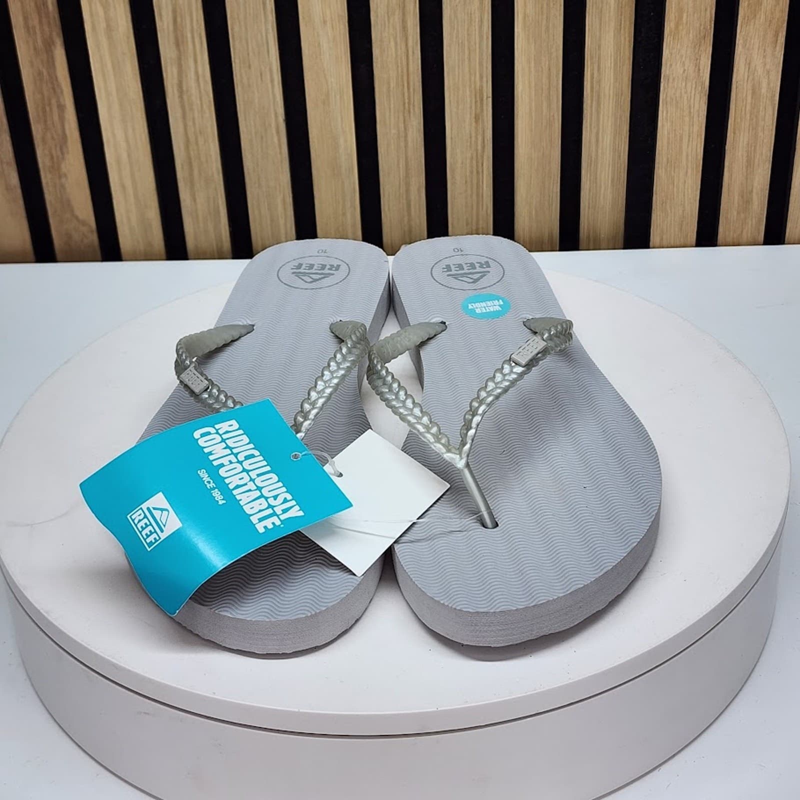 NEW - REEF Seaside Women’s Silver Thong Sandals Water Friendly Flip Flops Size 8 - Thumbnail 5