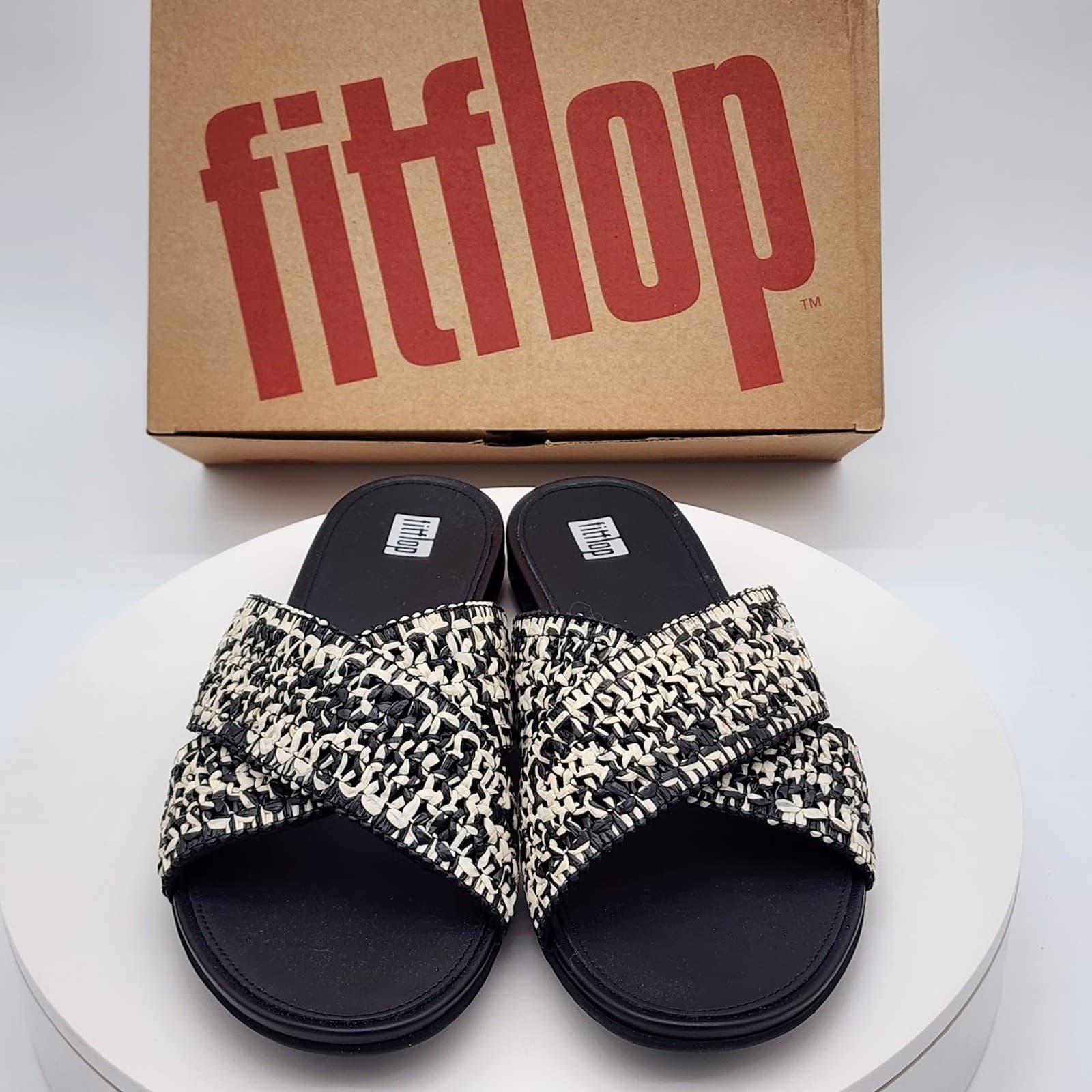NEW FitFlop Gracie Woven Cross Slide Sandals Black Ivory Raffia Women's Size 10 - Thumbnail 2