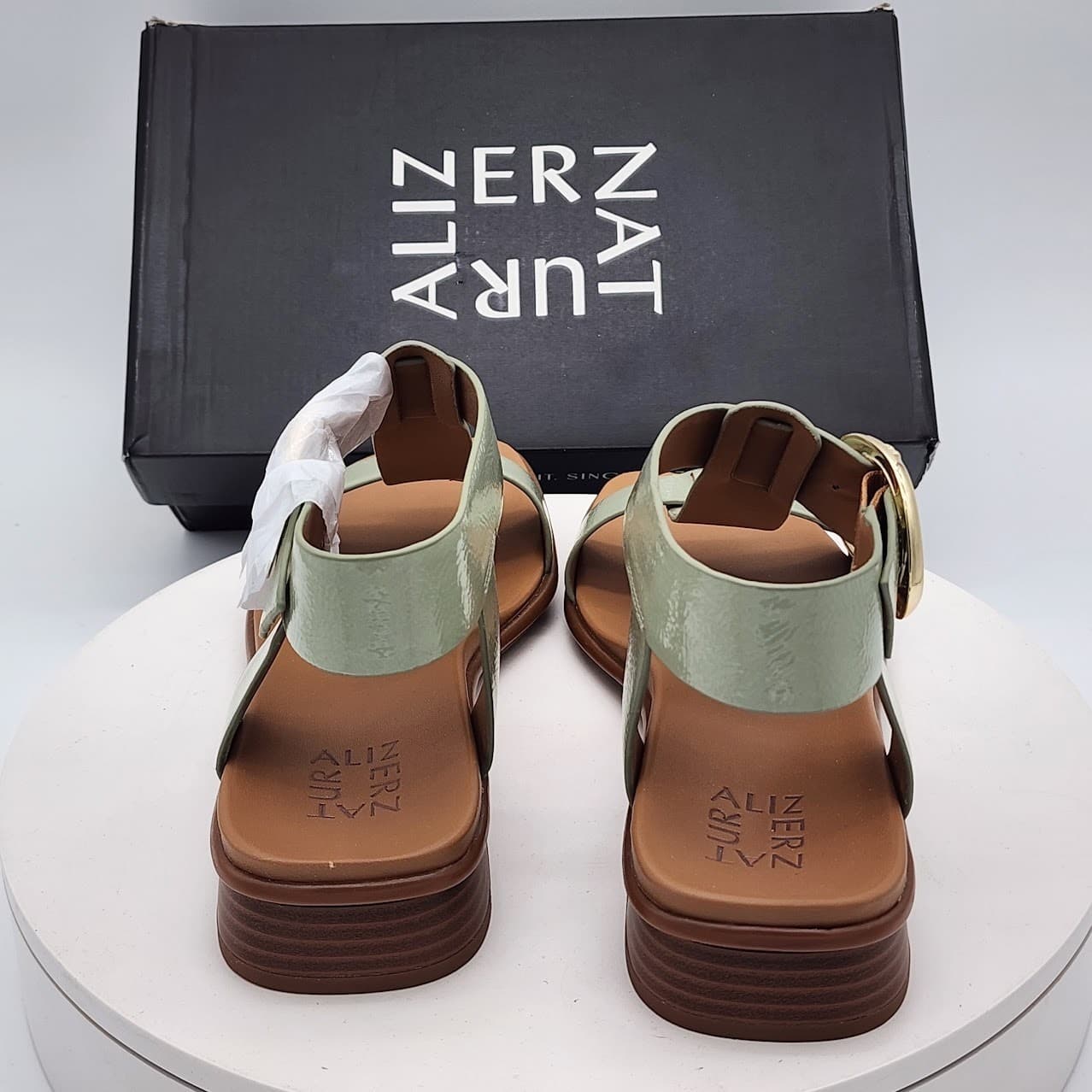 NEW Naturalizer Brandy Women's T-Strap Sandals Pistachio Green Size 8.5M Leather - Thumbnail 5