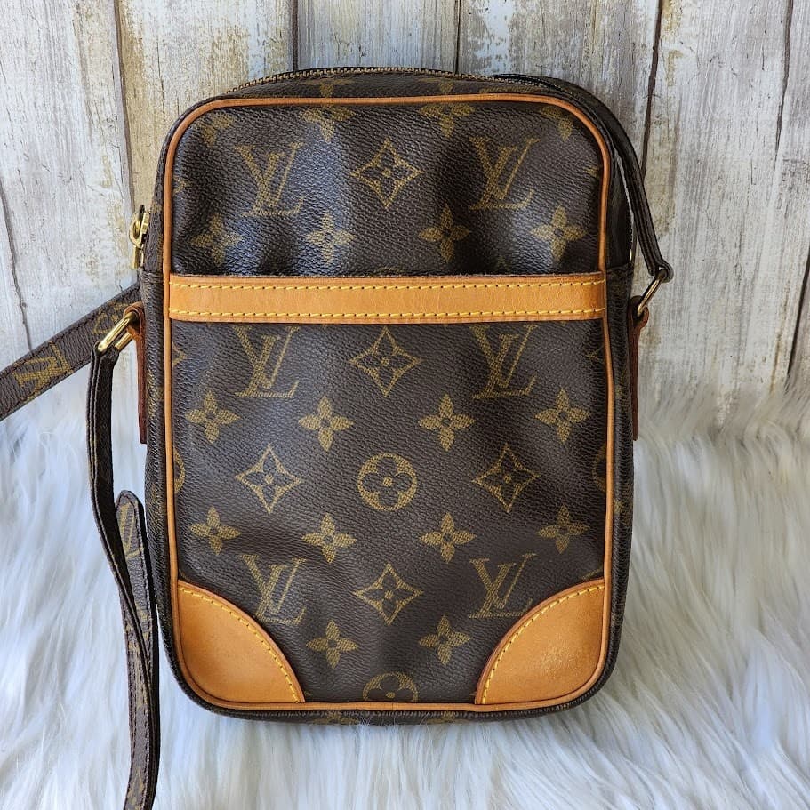Louis Vuitton Monogram Danube Crossbody - Thumbnail 2
