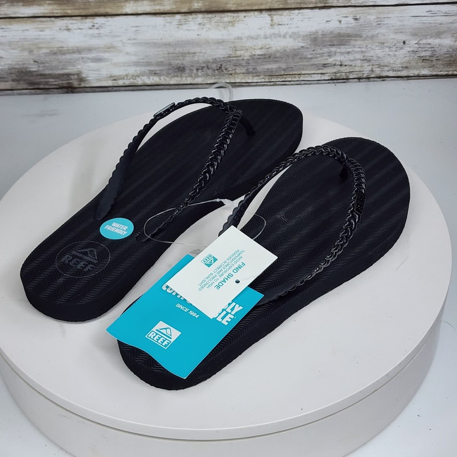 NEW - REEF Seaside Women’s Black Thong Sandals Water Friendly Flip Flops Size 8 - Thumbnail 2