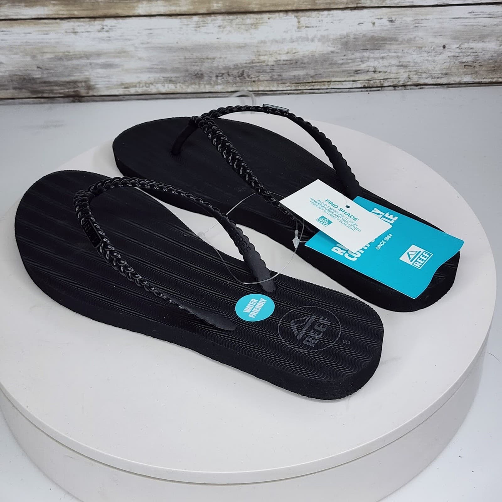 NEW - REEF Seaside Women’s Black Thong Sandals Water Friendly Flip Flops Size 8 - Thumbnail 3
